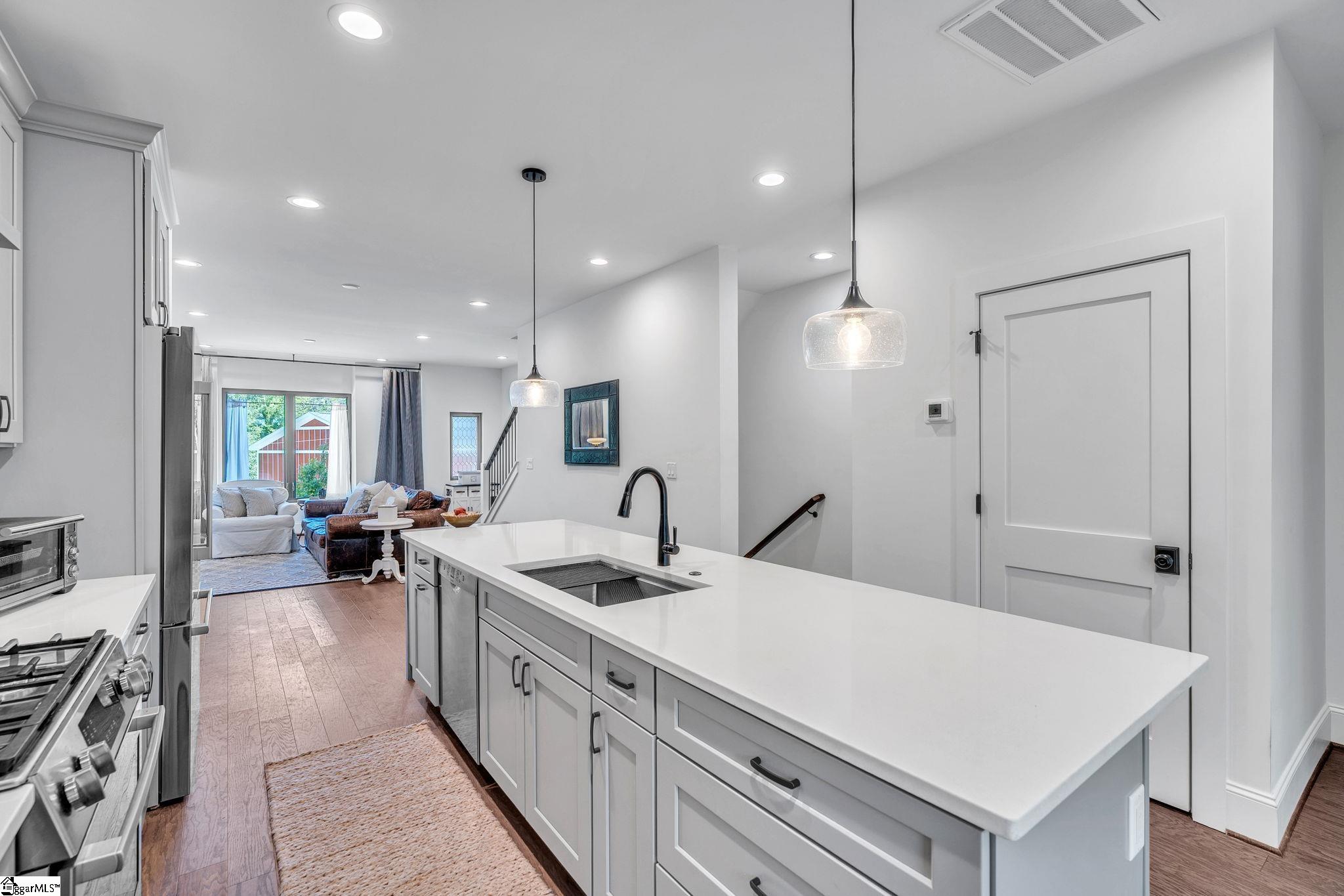 21 Conwell Street Greenville, SC 29601