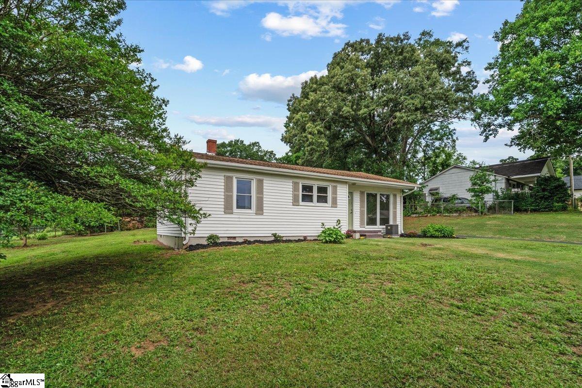 108 Valley Drive Greer, SC 29651