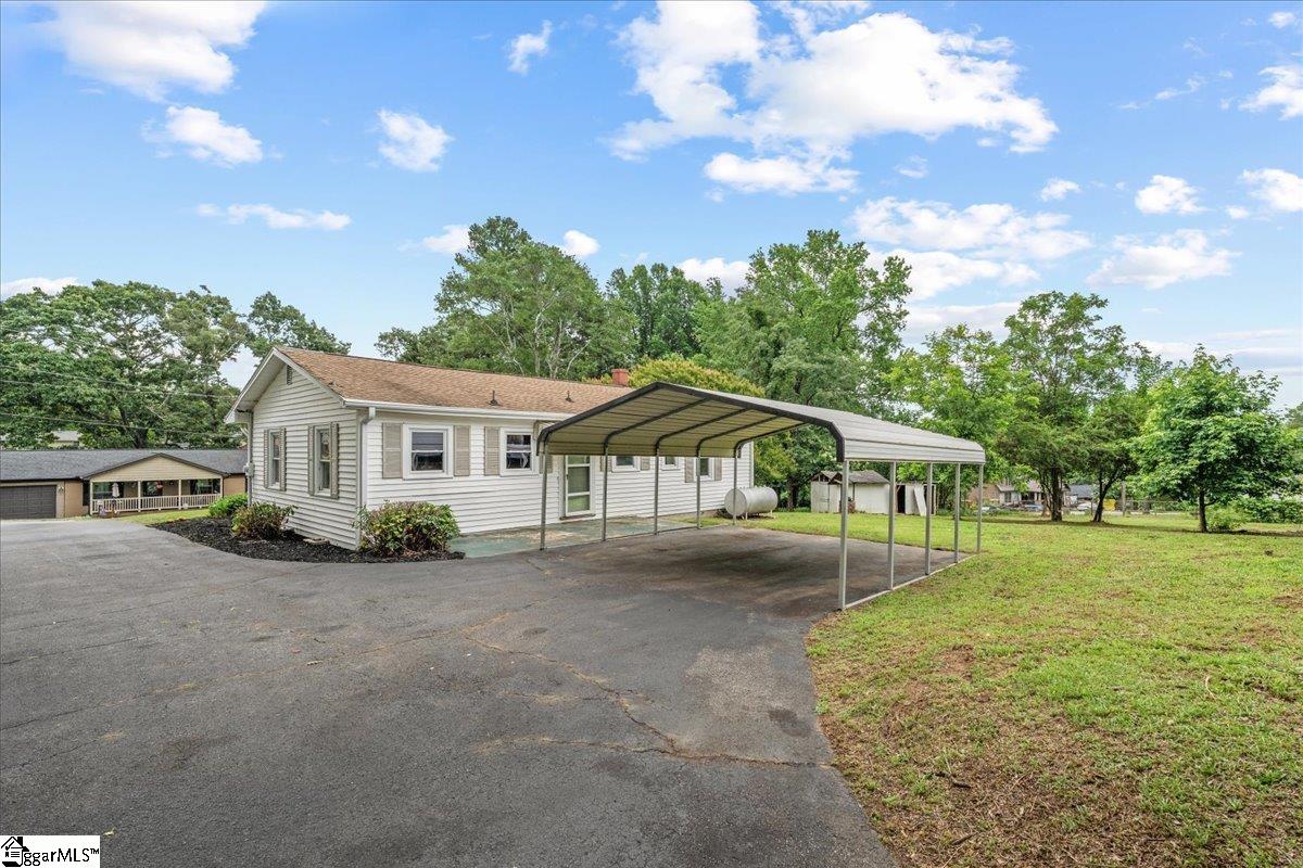 108 Valley Drive Greer, SC 29651
