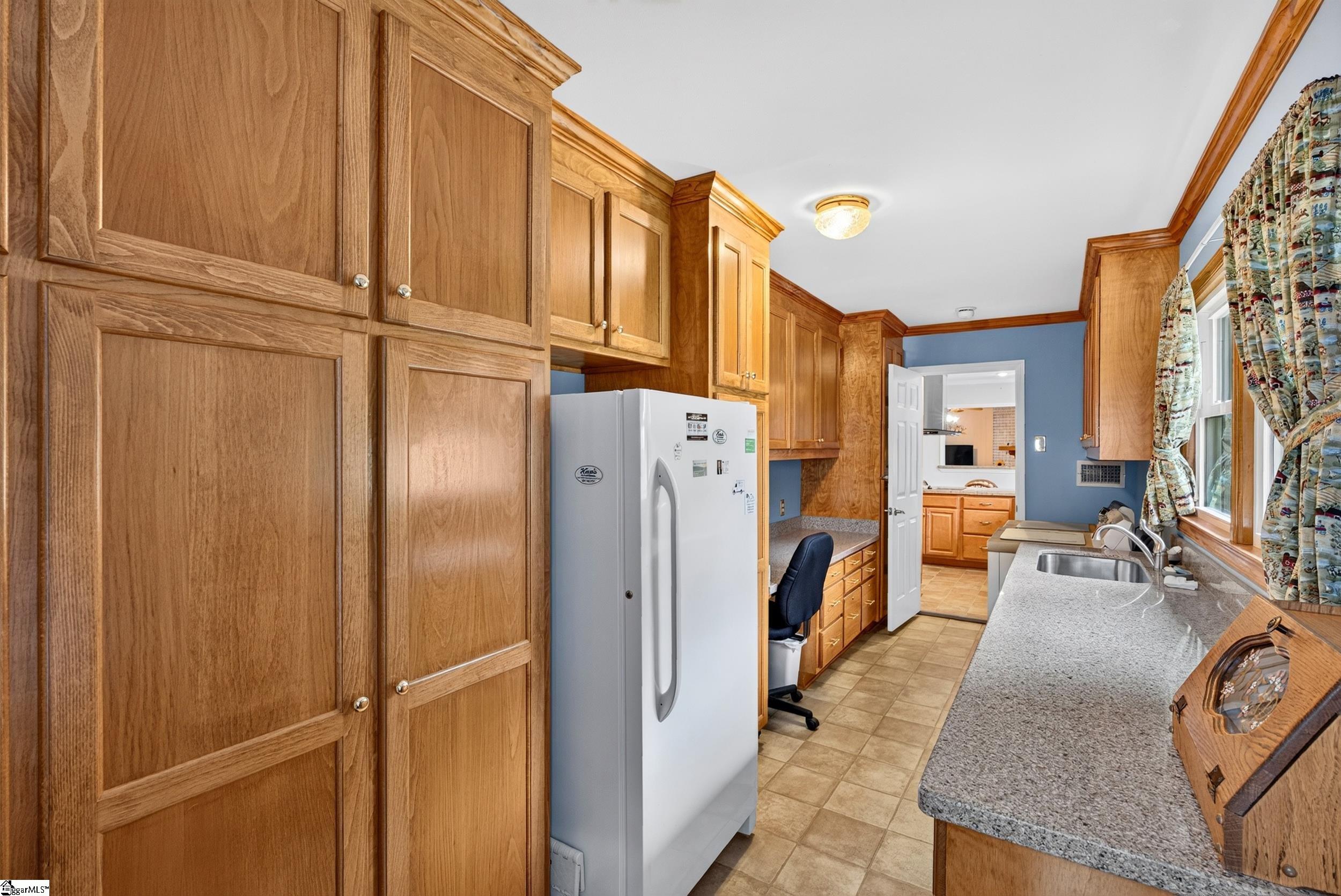 208 Holly Road Taylors, SC 29687