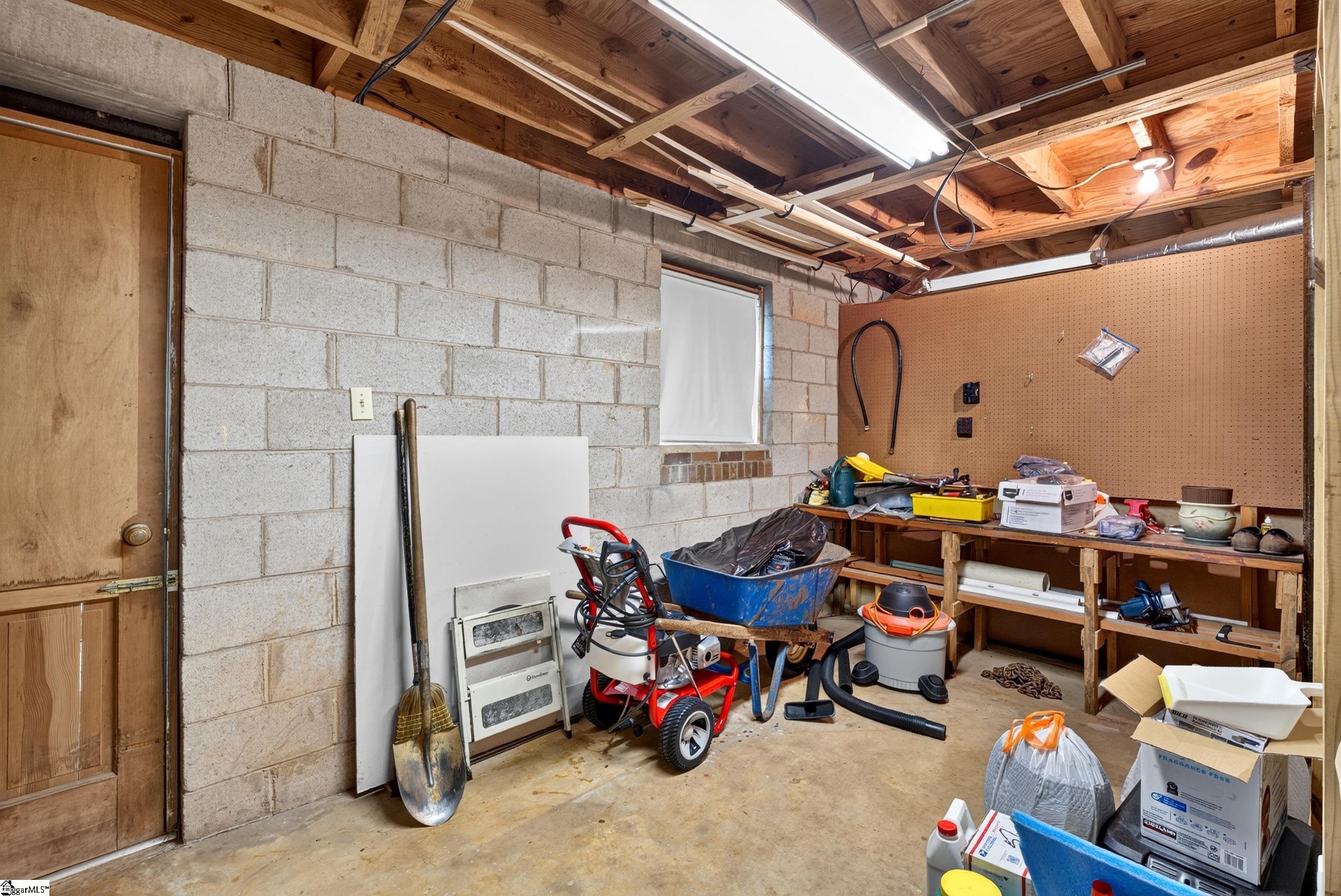 208 Holly Road Taylors, SC 29687