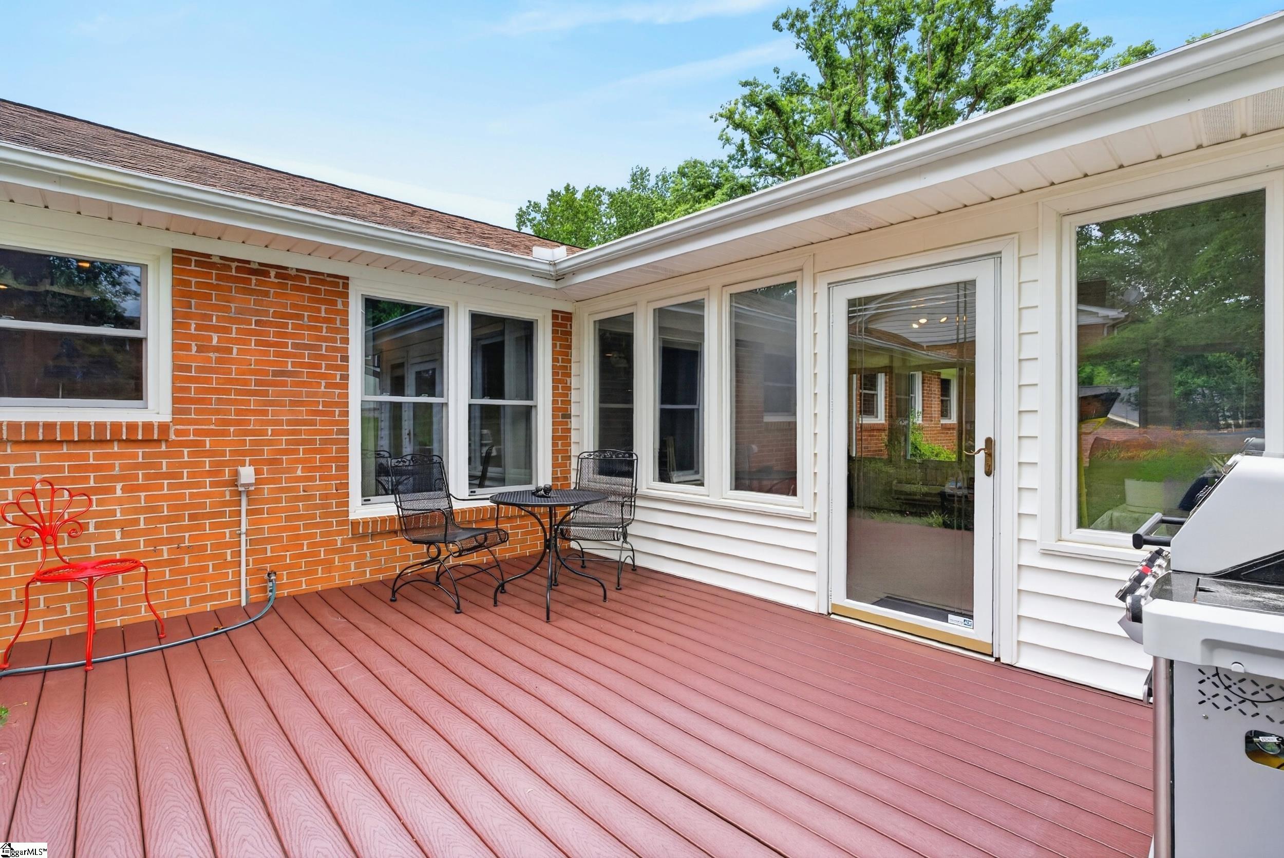 208 Holly Road Taylors, SC 29687