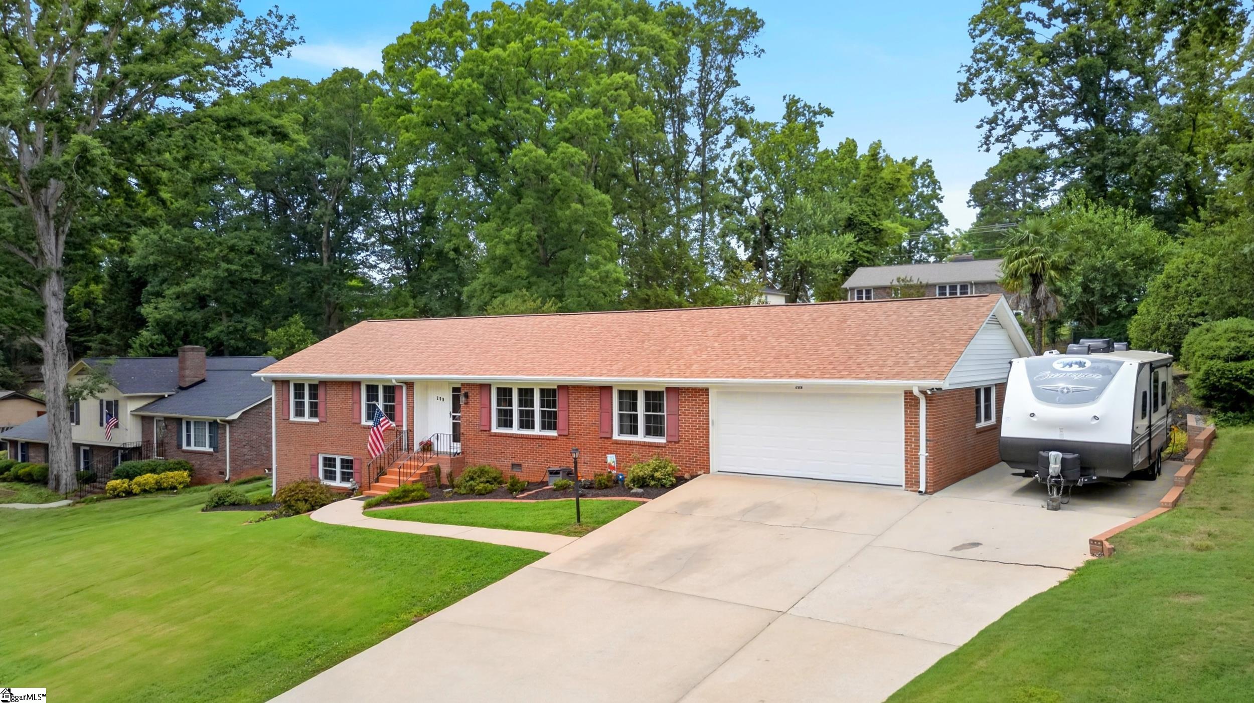 208 Holly Road Taylors, SC 29687