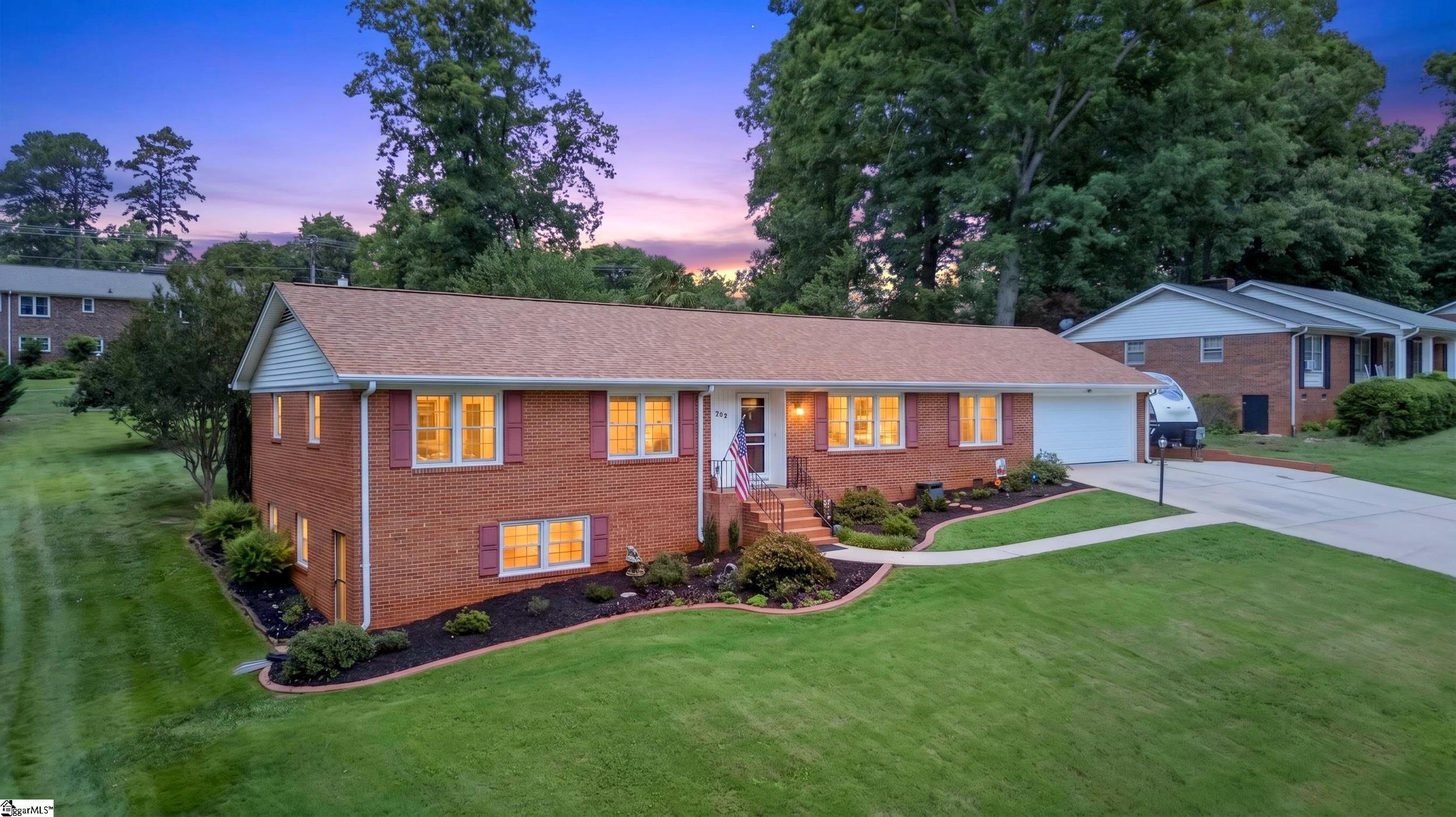 208 Holly Road Taylors, SC 29687
