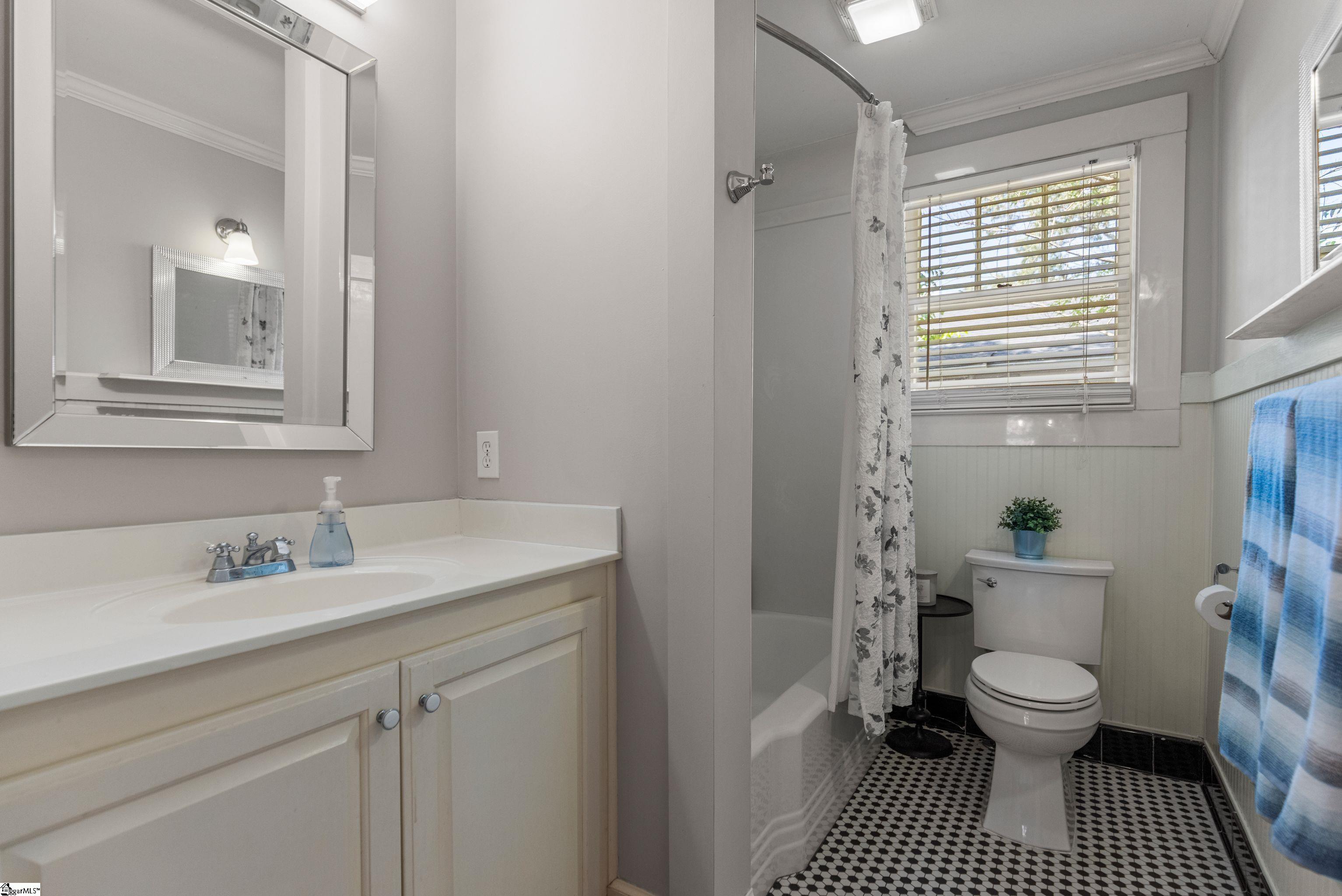 29 McAdoo Avenue Greenville, SC 29607