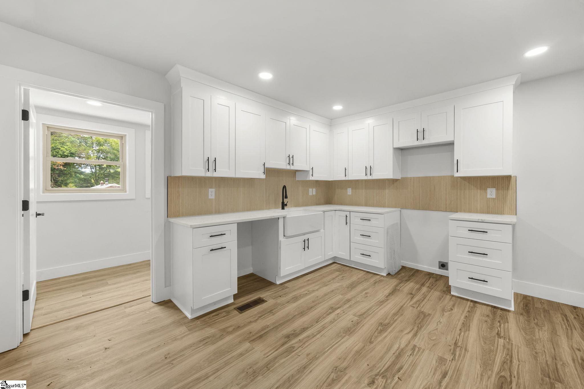 5497 Old Buncombe Road Greenville, SC 29609