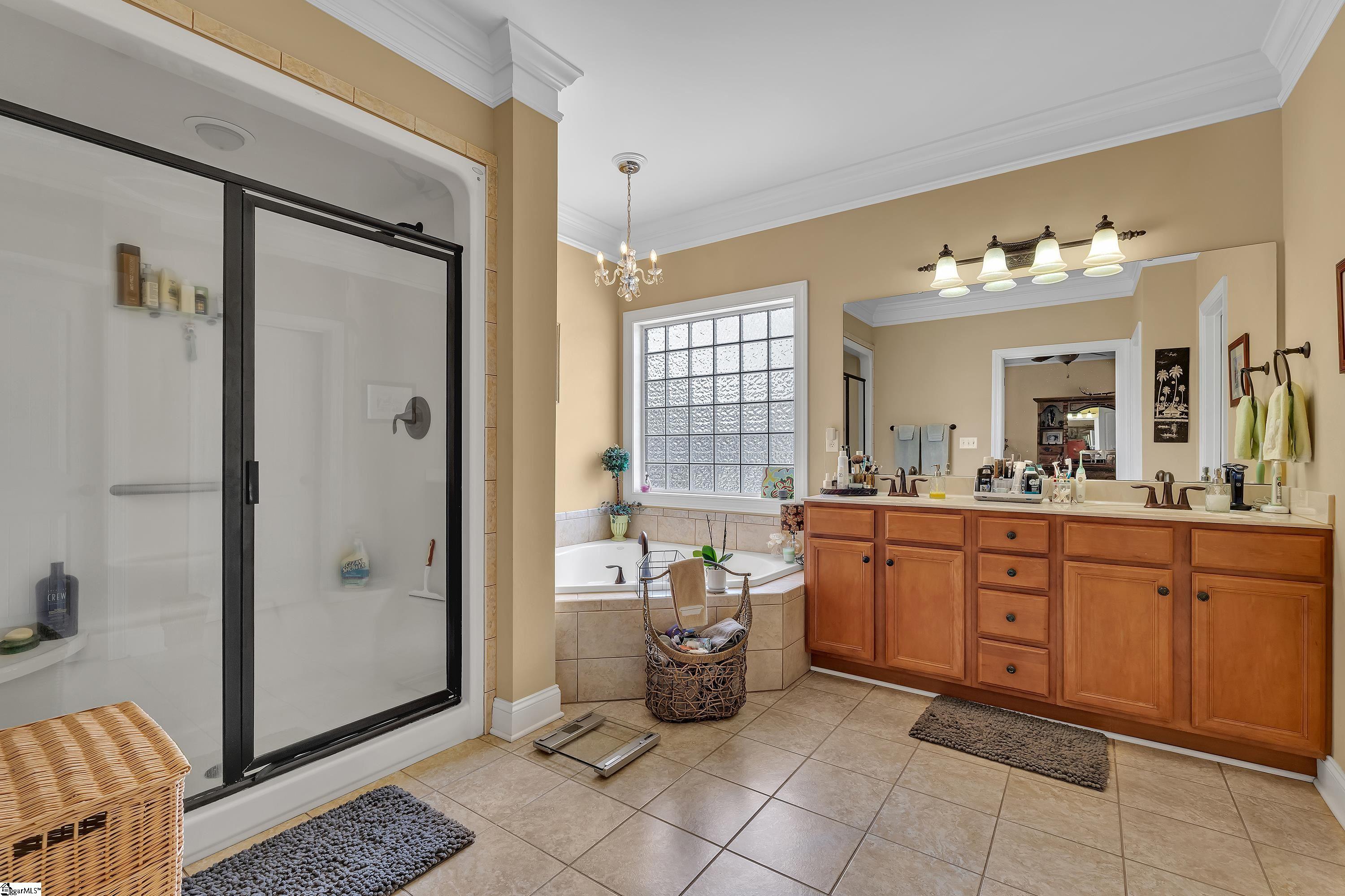 18 Worthington Court Simpsonville, SC 29681