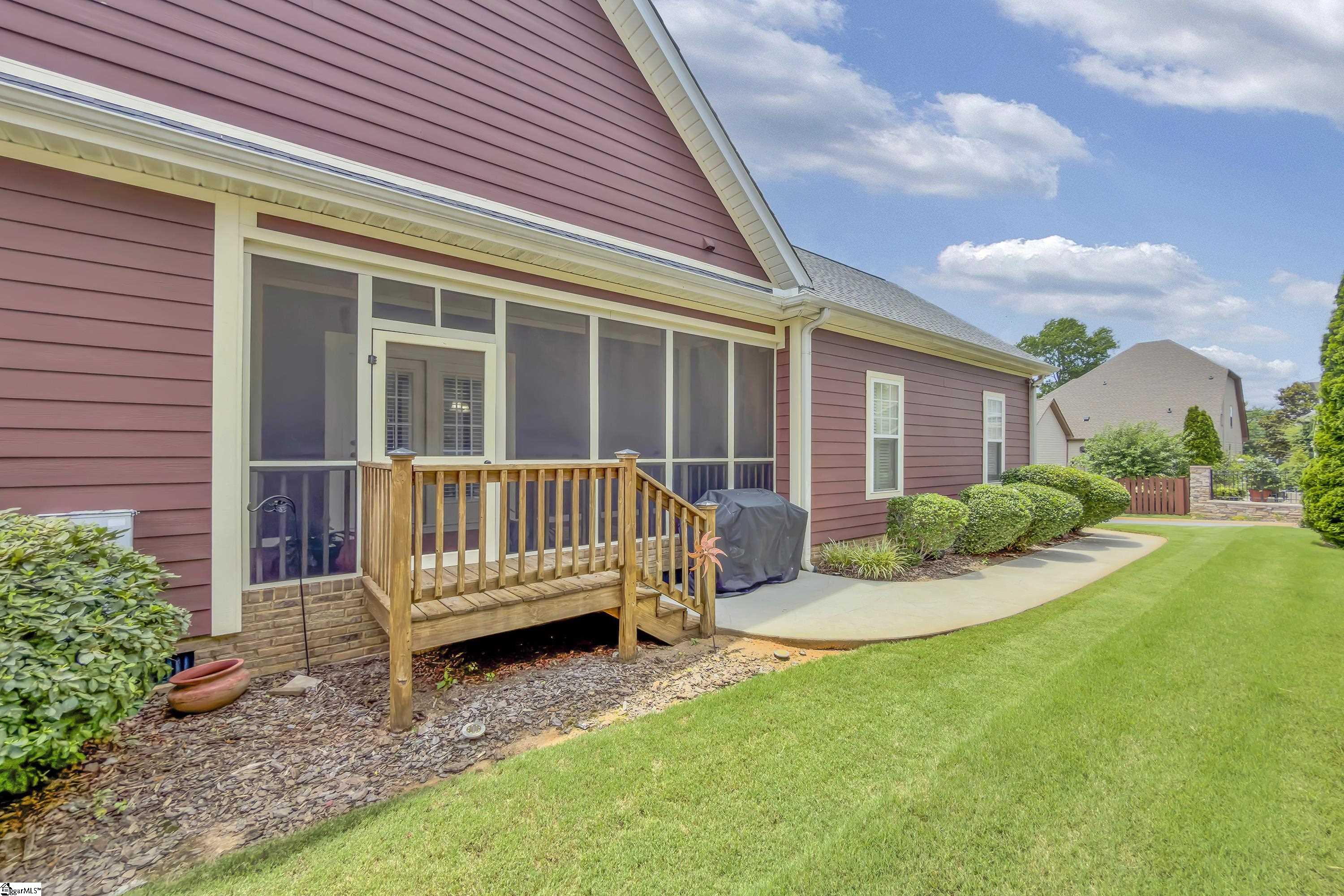 18 Worthington Court Simpsonville, SC 29681