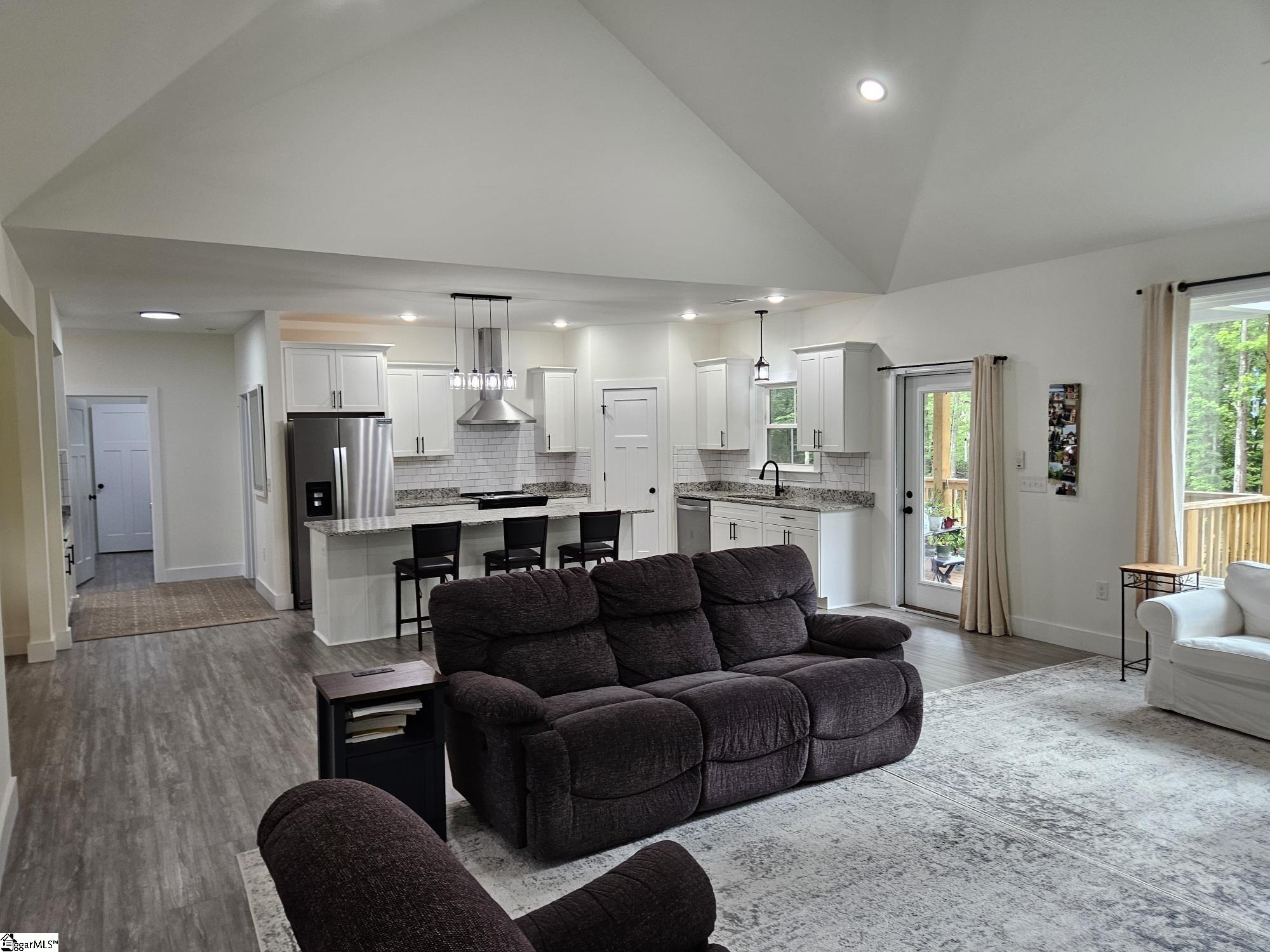 4220 N Blue Ridge Drive Greer, SC 29651