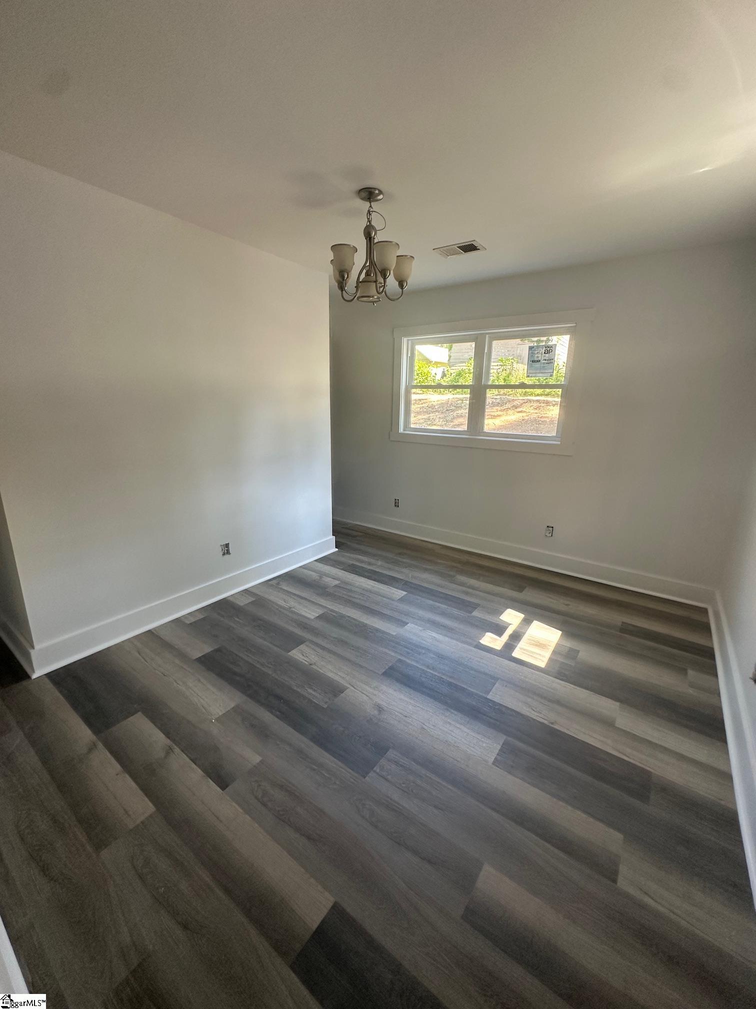 189 Converse Circle Spartanburg, SC 29302