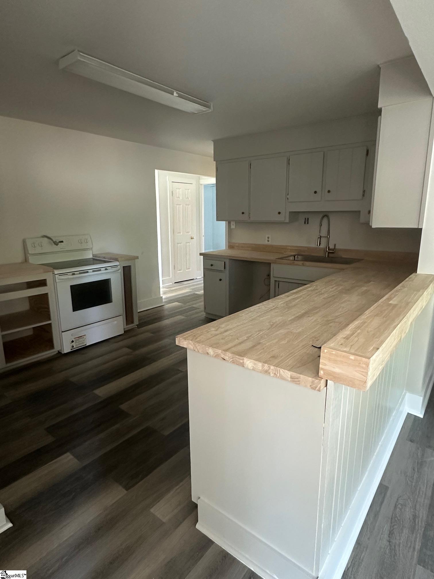 189 Converse Circle Spartanburg, SC 29302