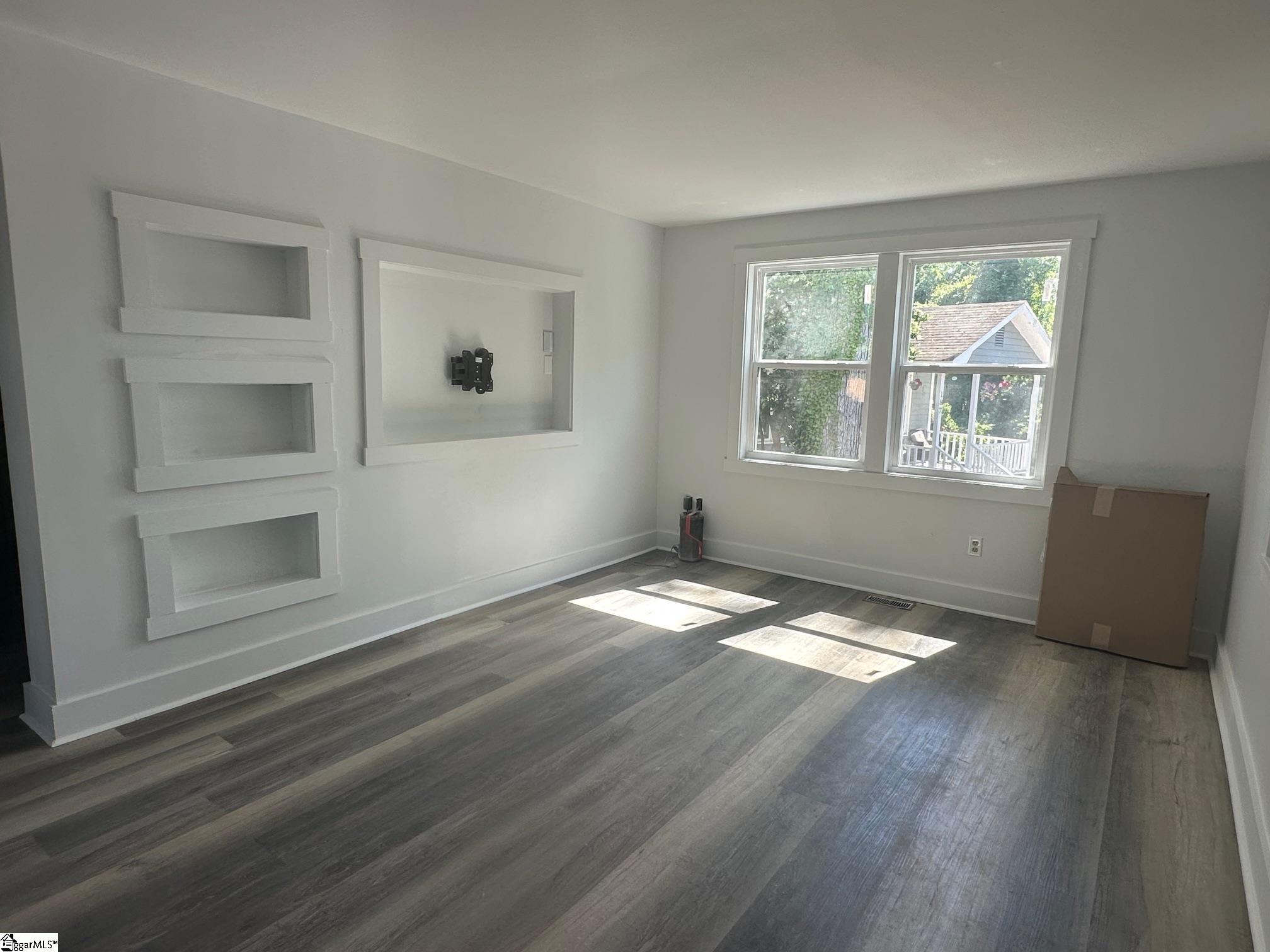 189 Converse Circle Spartanburg, SC 29302