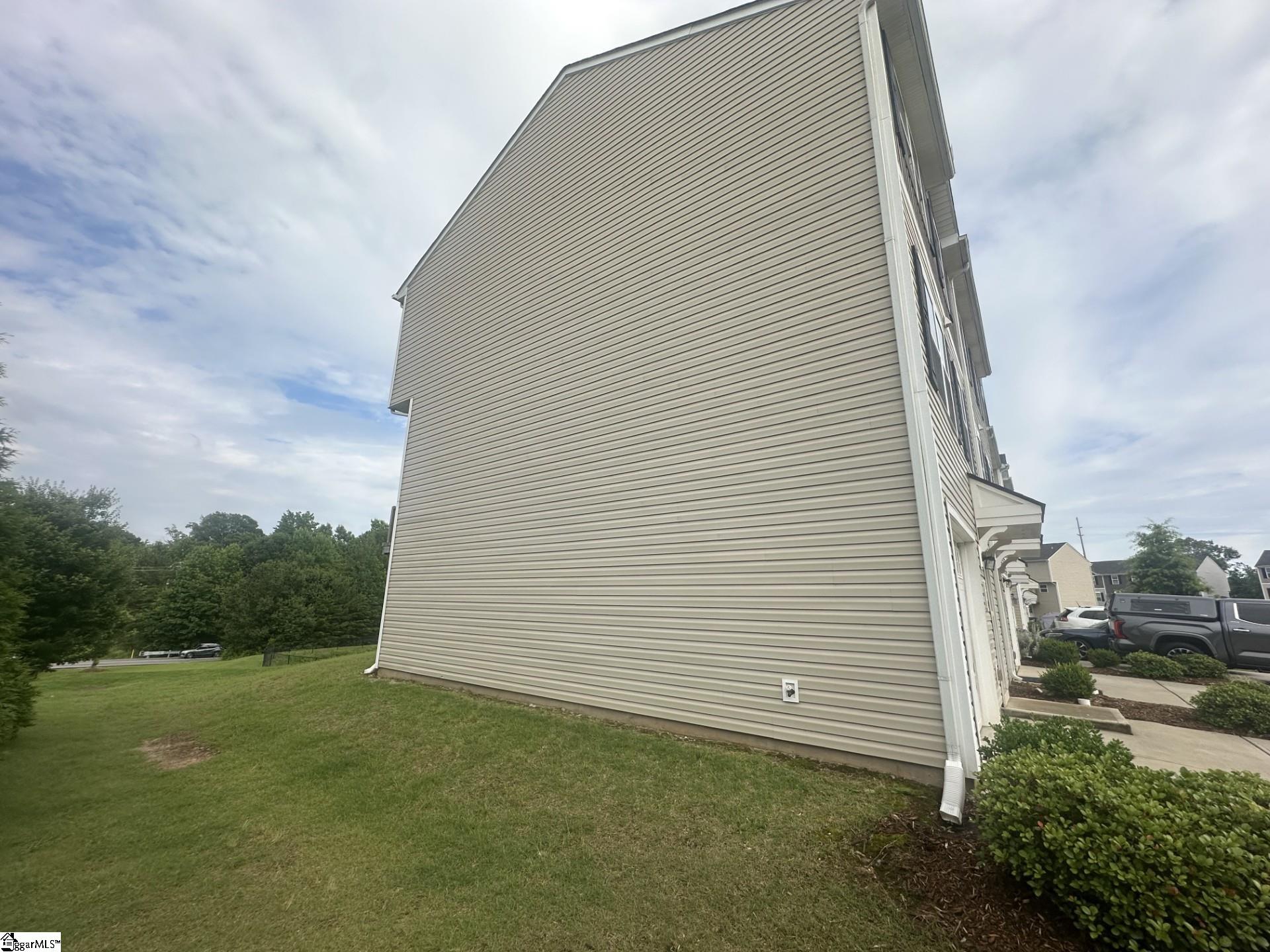 318 Parkridge Way Simpsonville, SC 29680