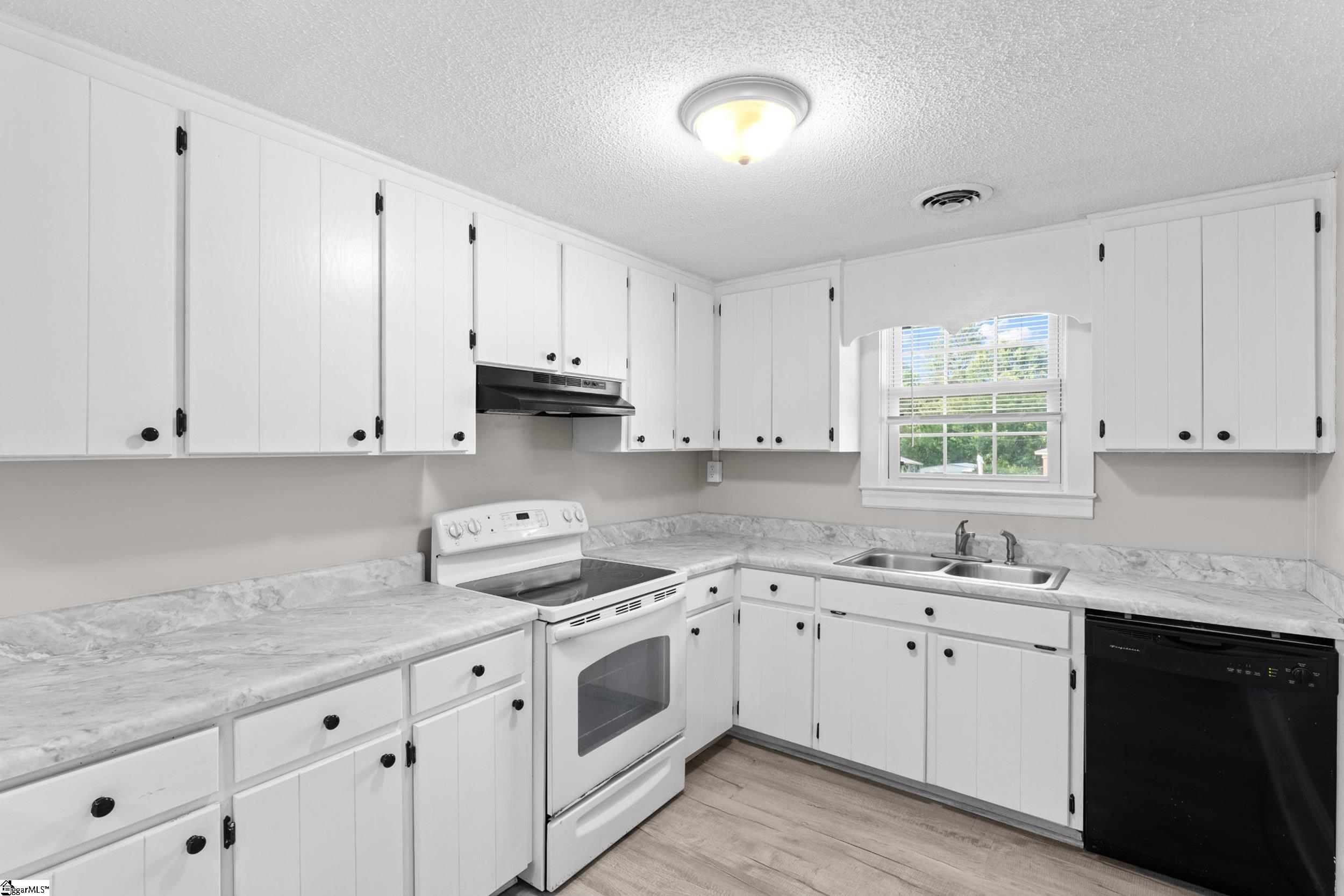 313 Lanham Street Greenwood, SC 29649
