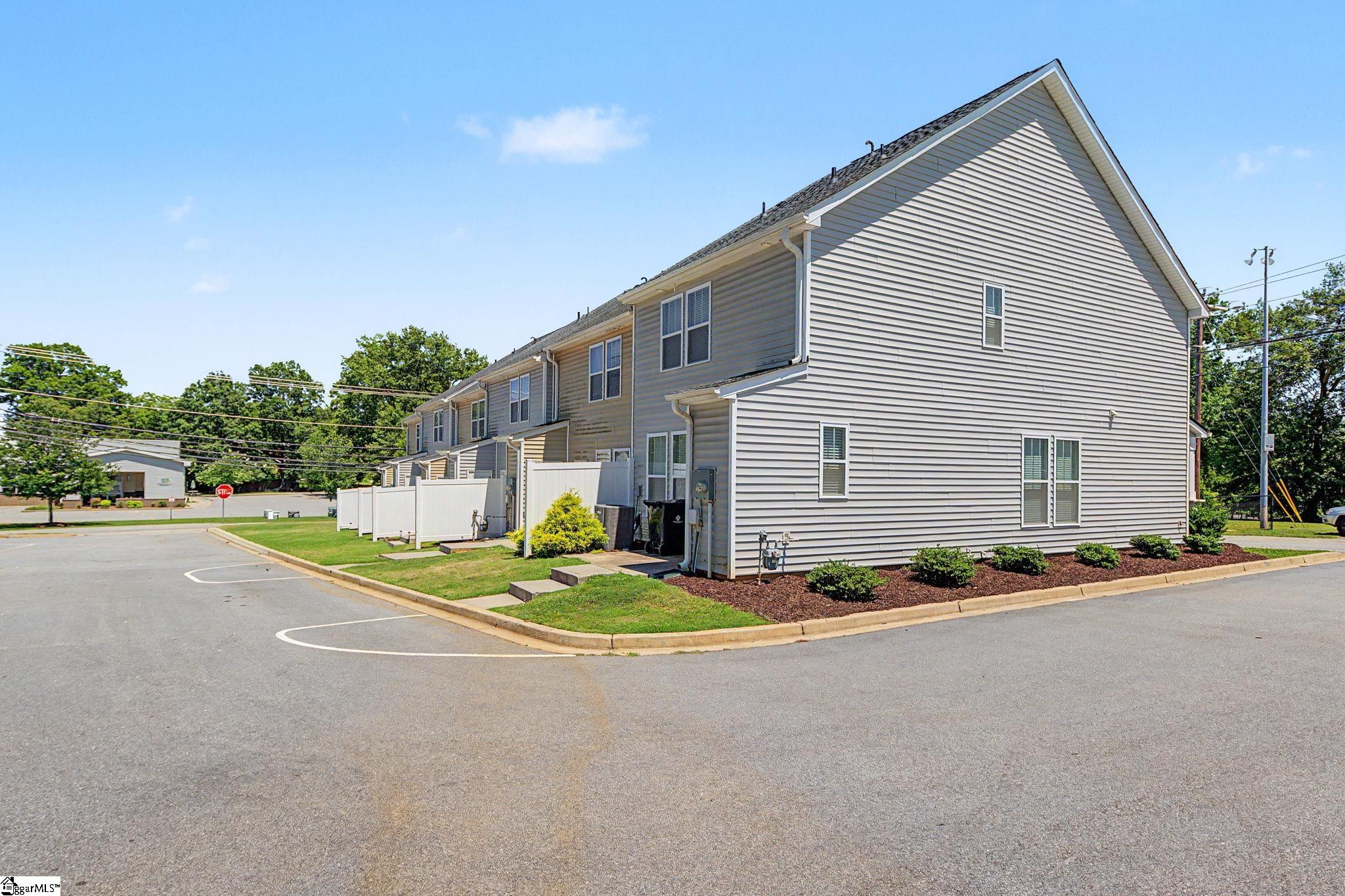 284 E Hayne Street Woodruff, SC 29388