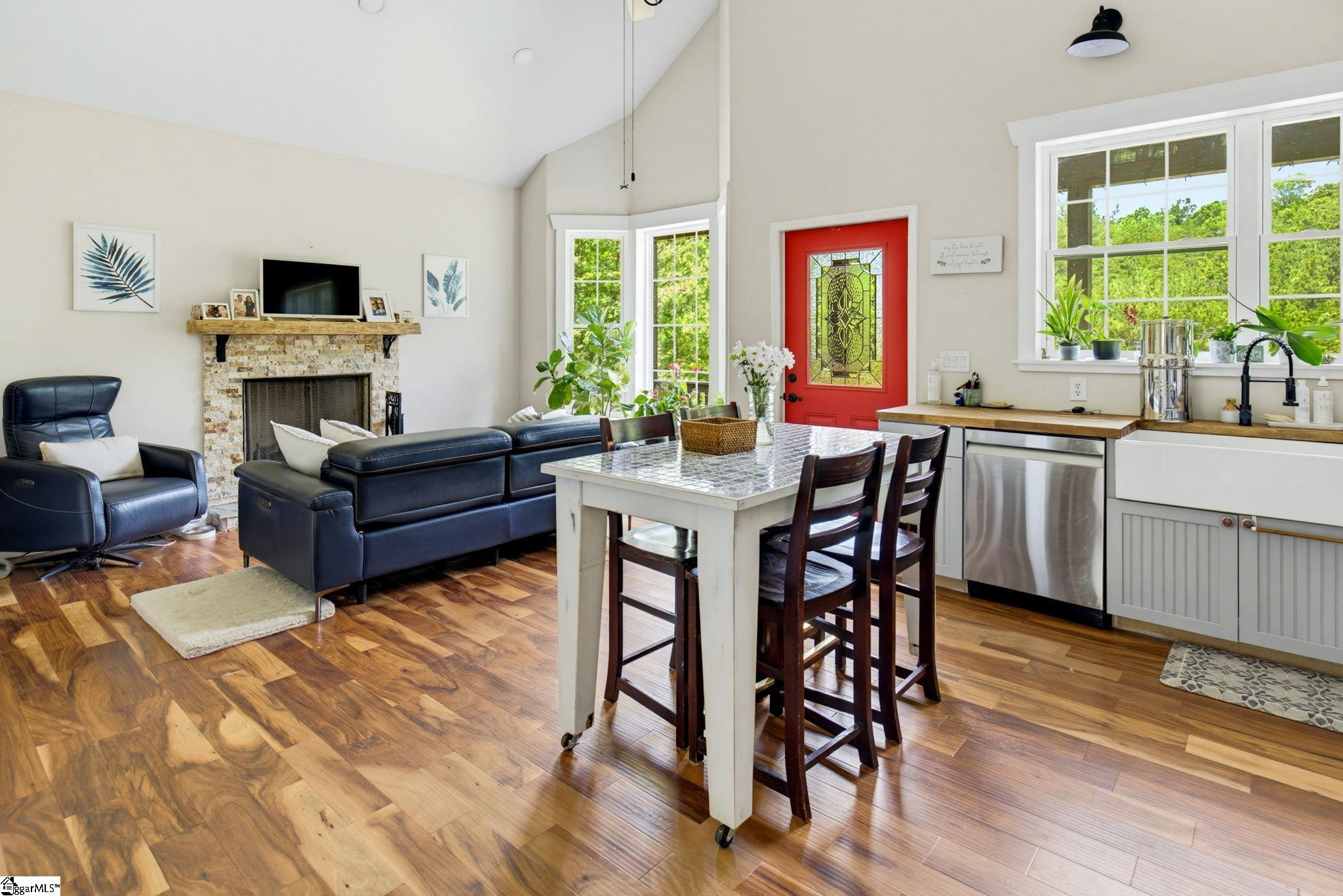 1217 Pleasant Hill Road Landrum, SC 29356-9599