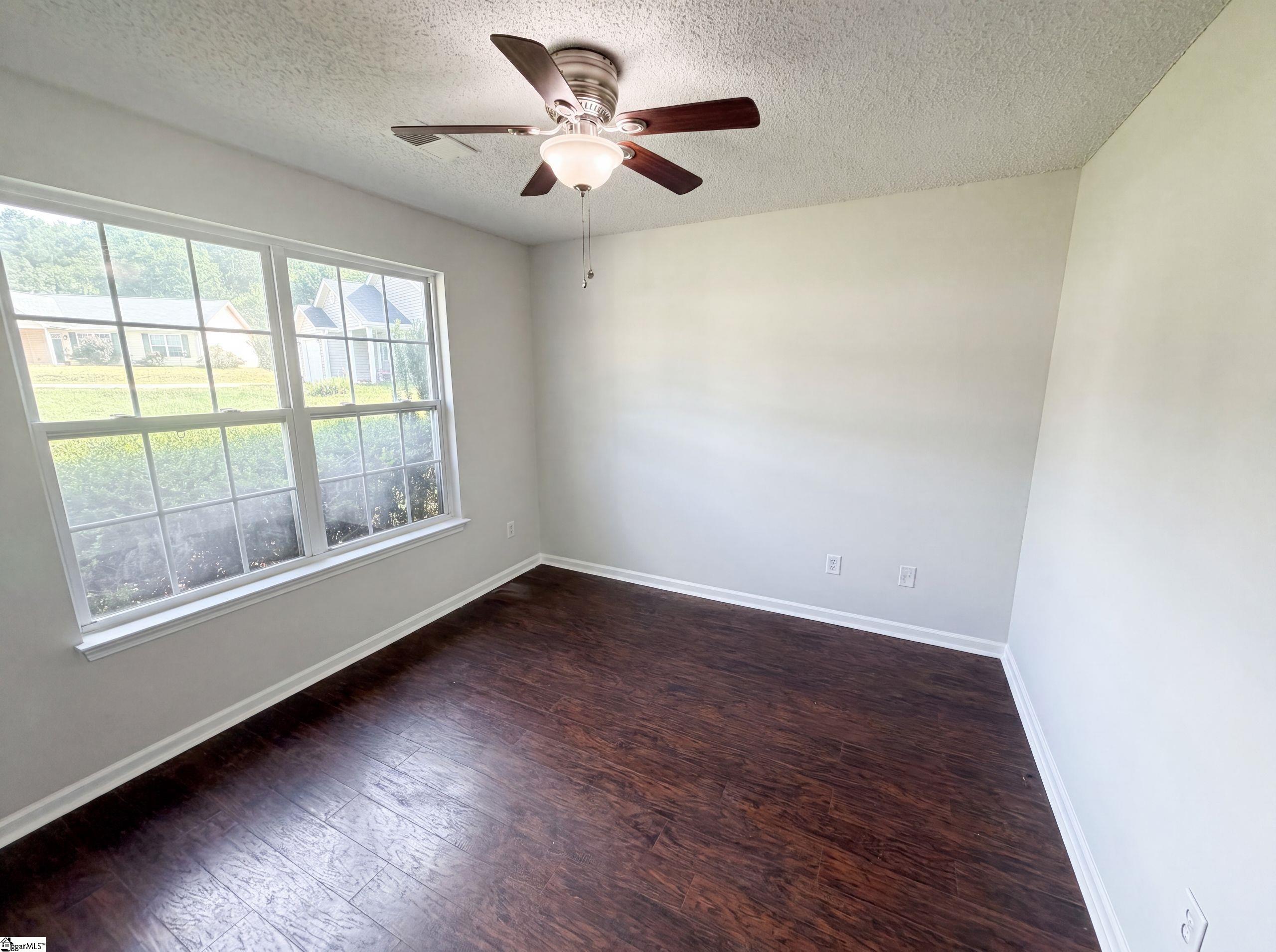 16 Red Mile Way Taylors, SC 29687