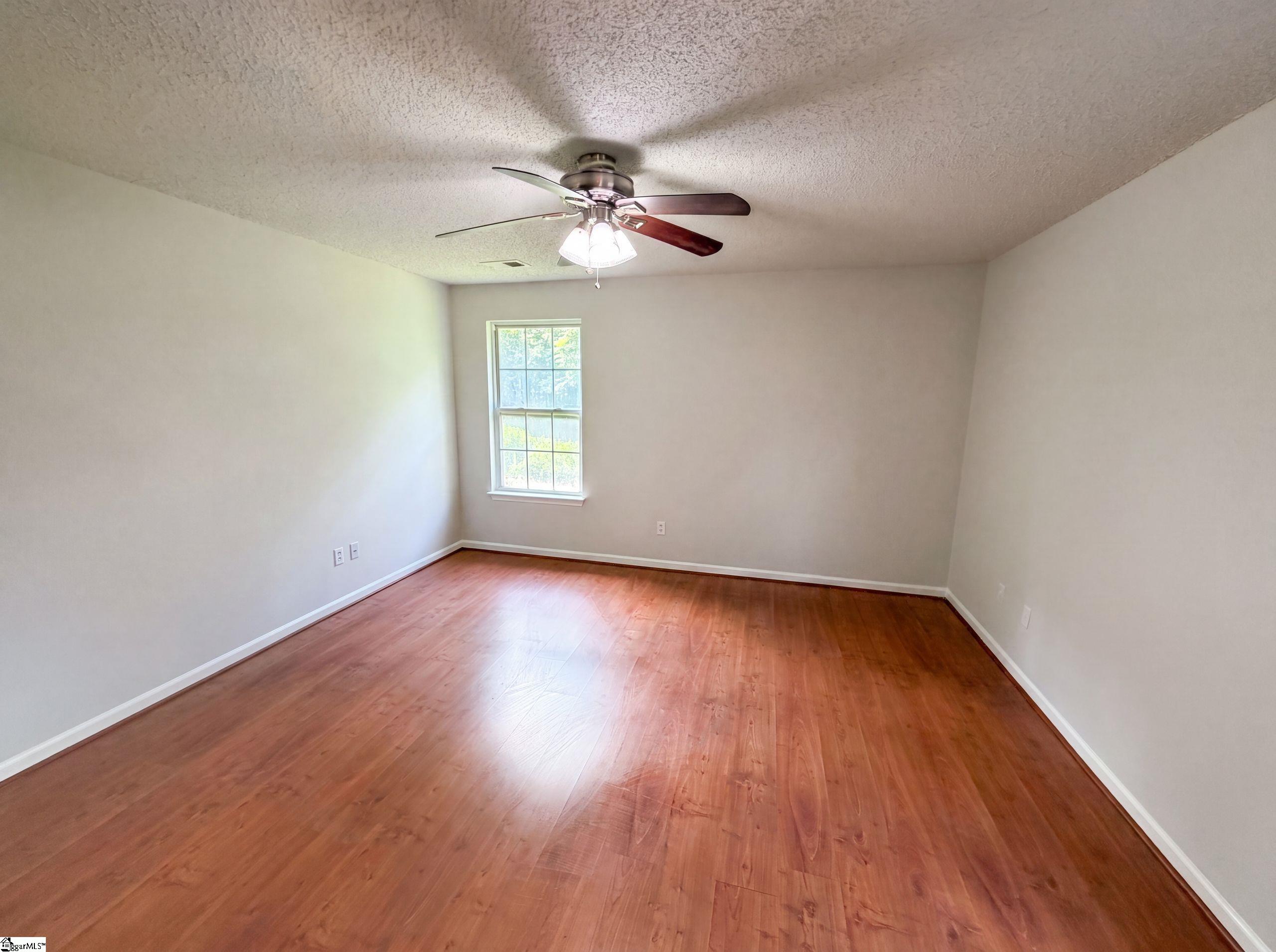 16 Red Mile Way Taylors, SC 29687