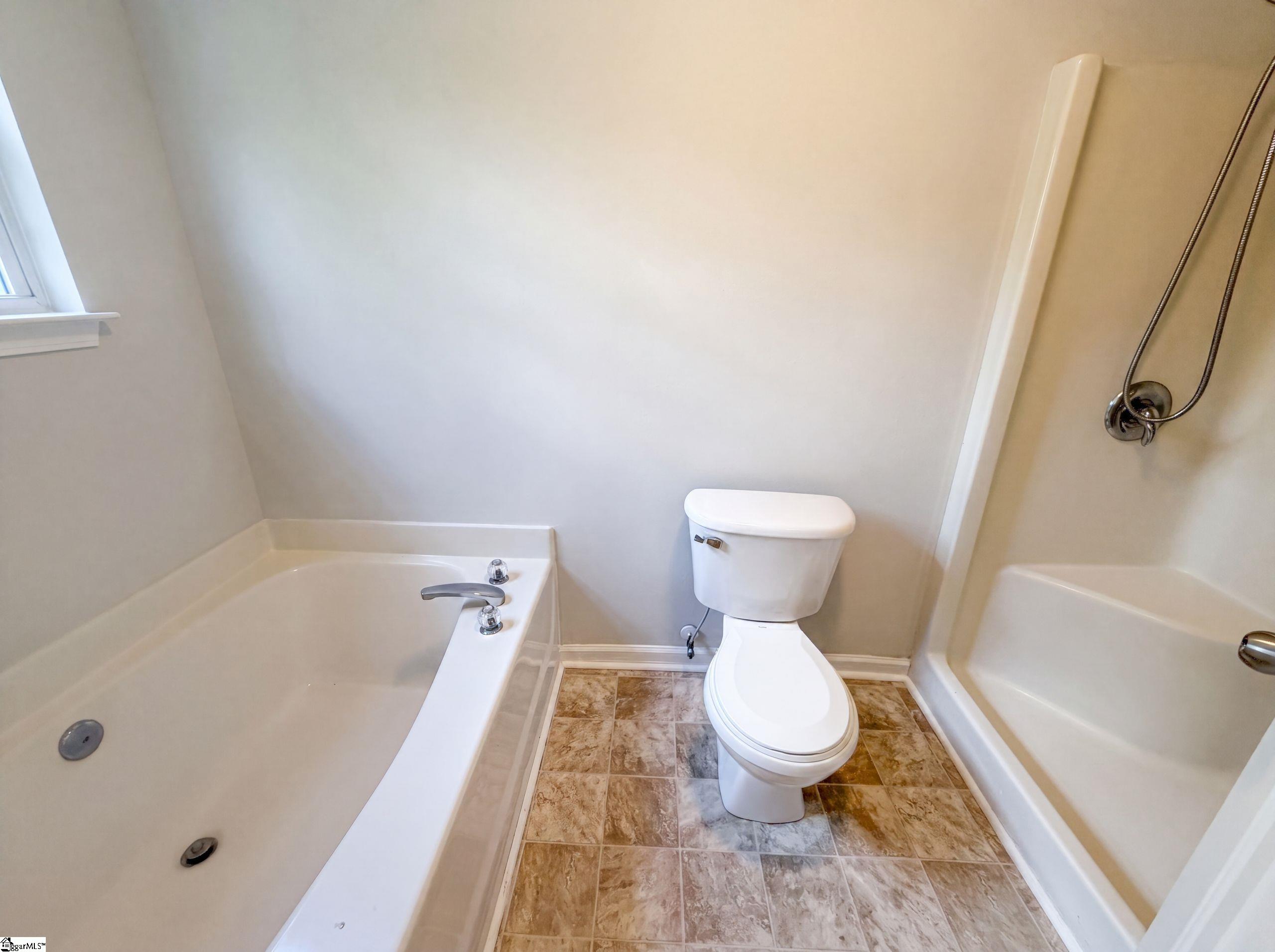 16 Red Mile Way Taylors, SC 29687