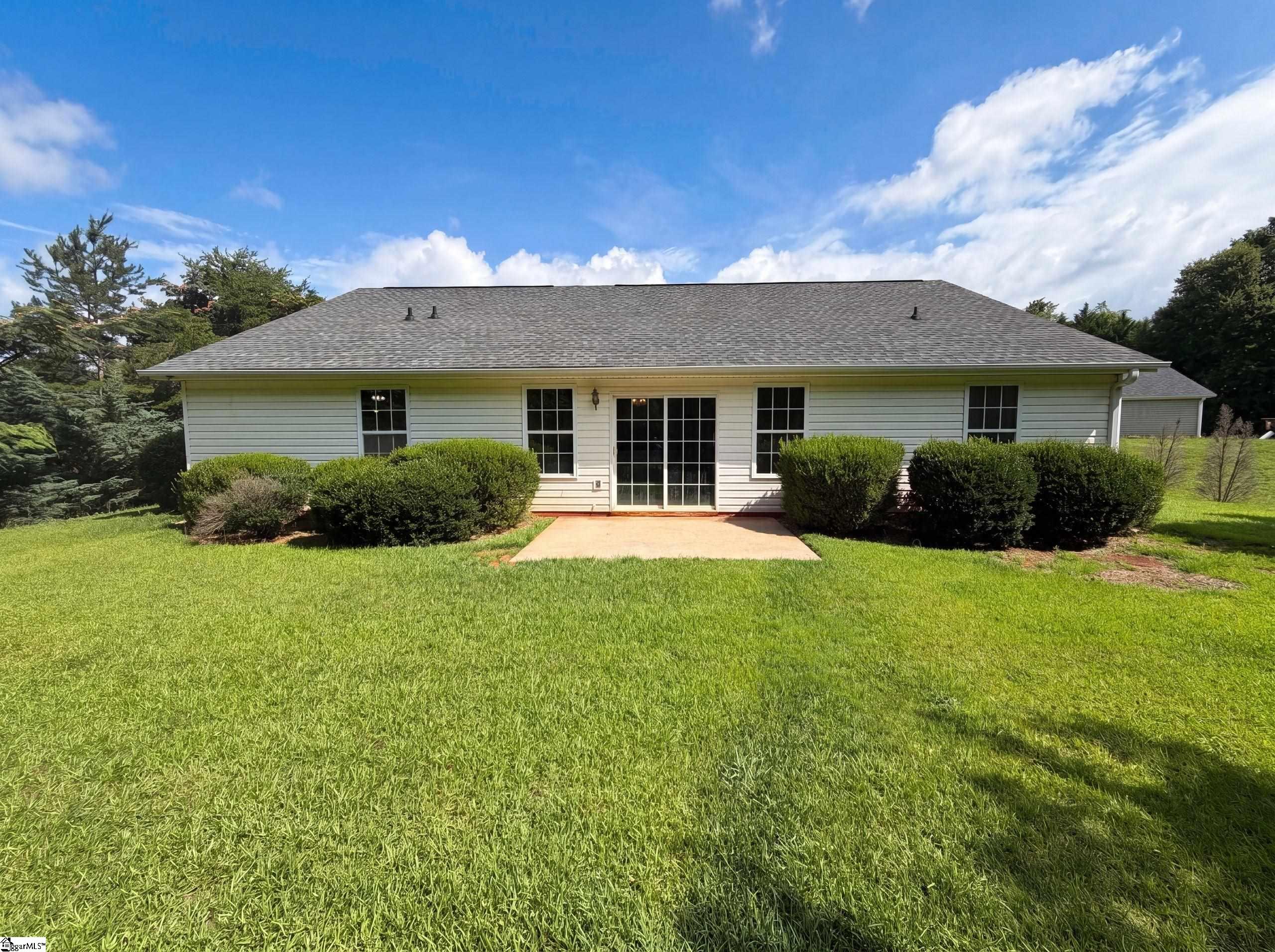 16 Red Mile Way Taylors, SC 29687
