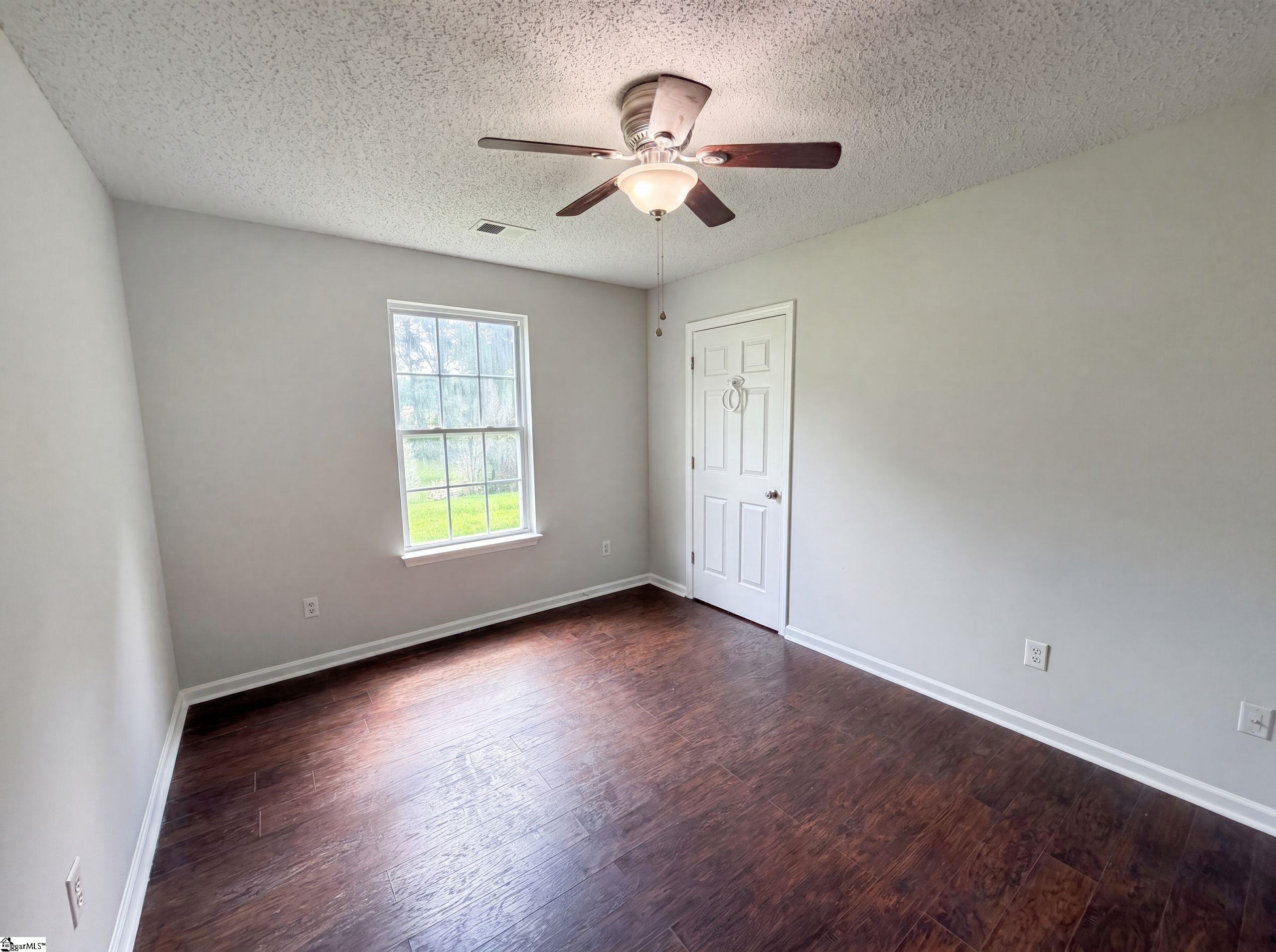 16 Red Mile Way Taylors, SC 29687