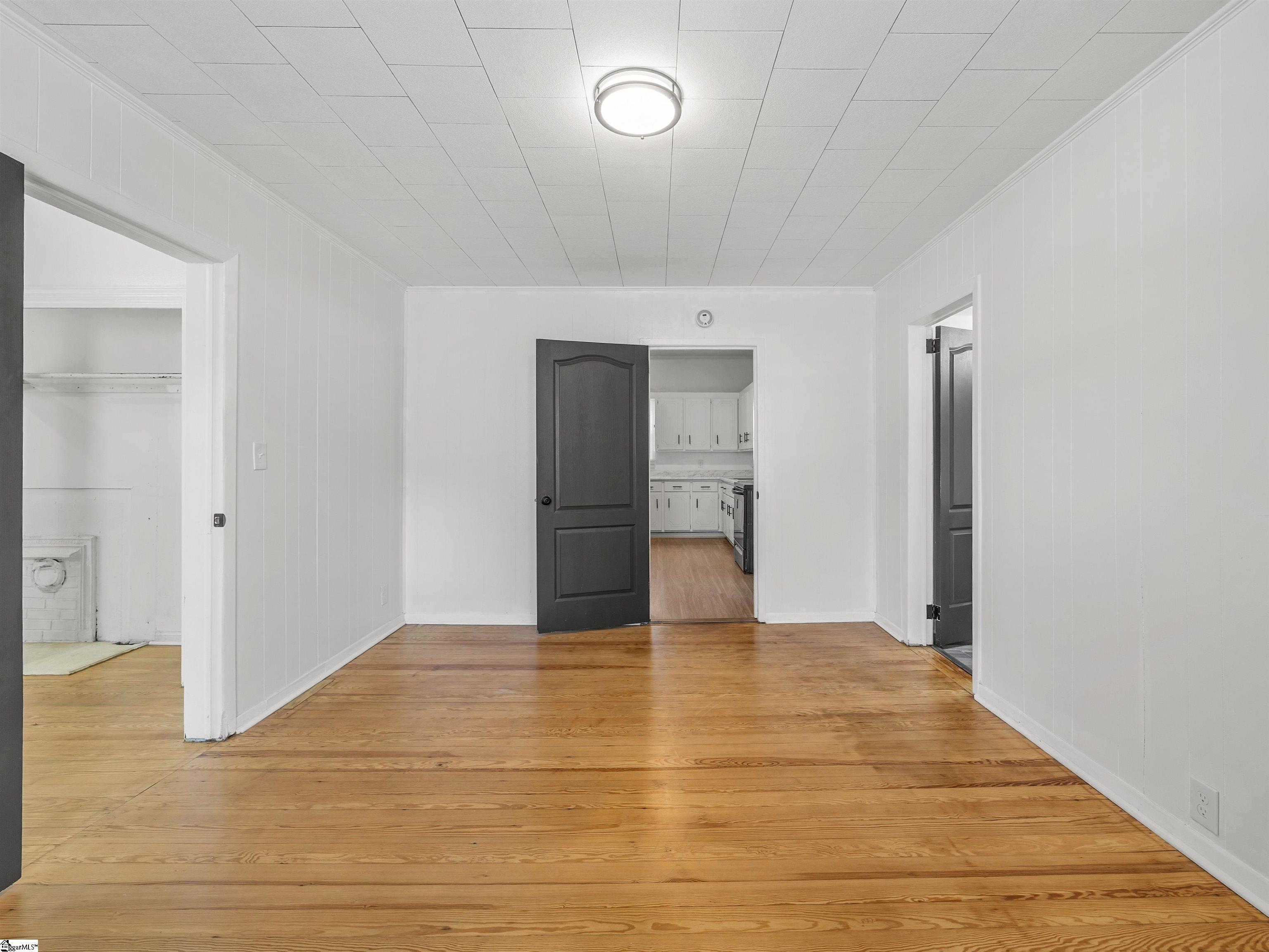 52 Hutchins Street Greenville, SC 29605