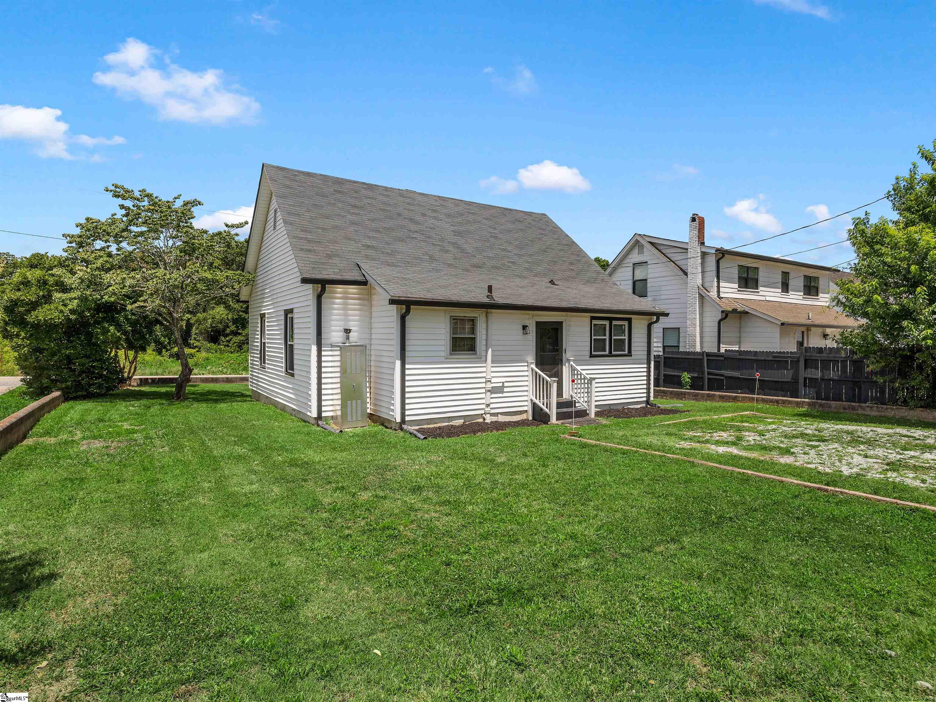 52 Hutchins Street Greenville, SC 29605