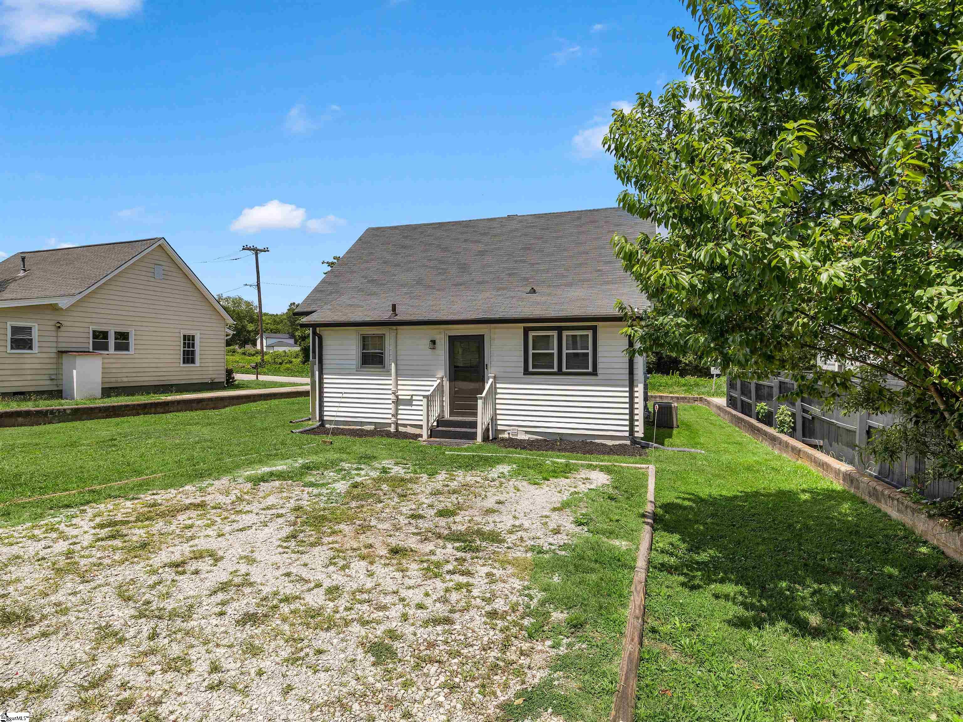 52 Hutchins Street Greenville, SC 29605