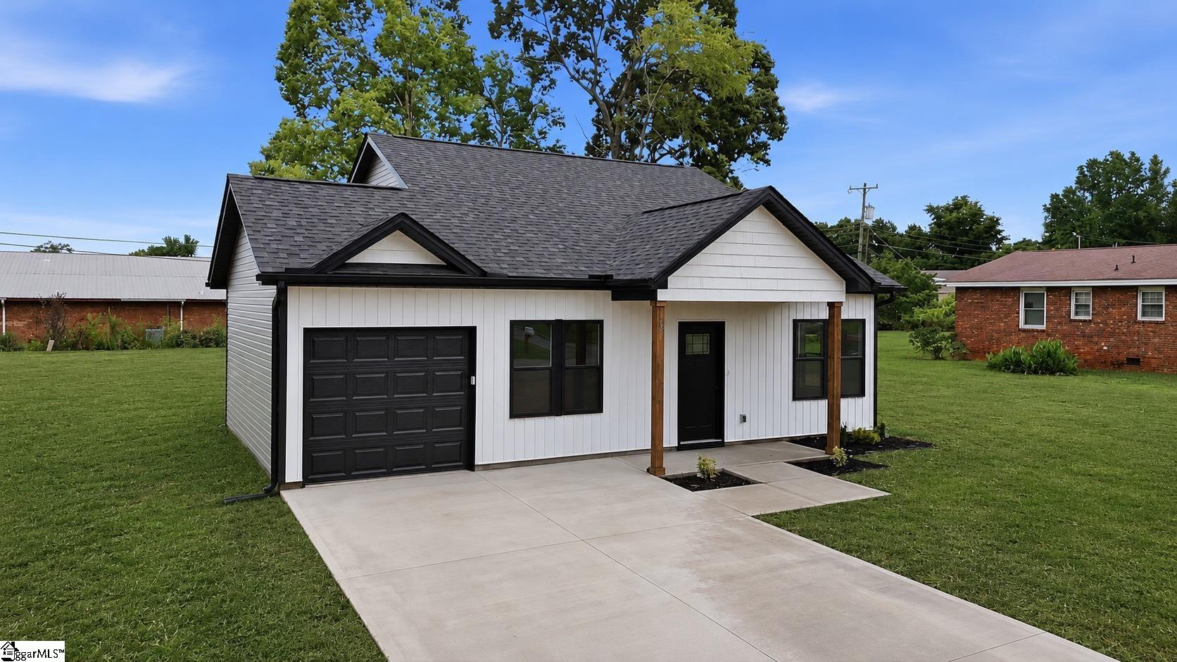 121 Sims Lane Spartanburg, SC 29307