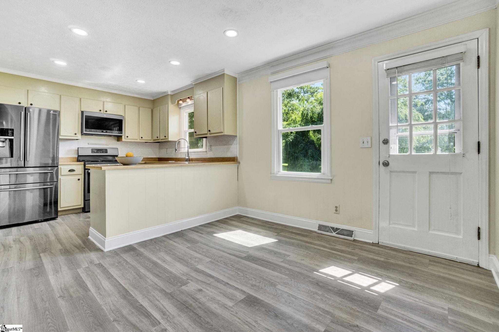 209 Hickory Drive Easley, SC 29642