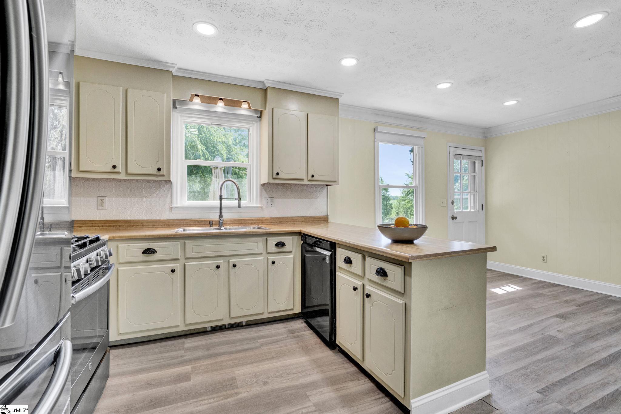 209 Hickory Drive Easley, SC 29642