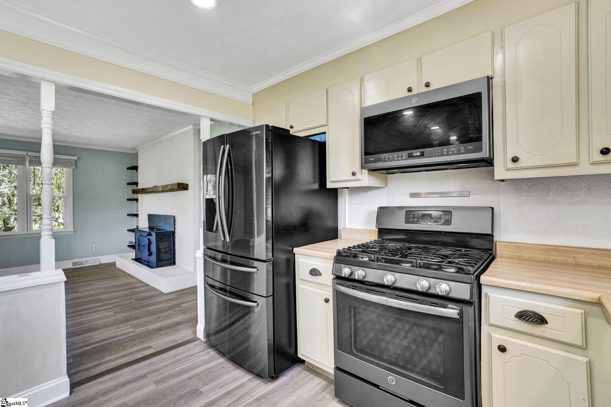 209 Hickory Drive Easley, SC 29642