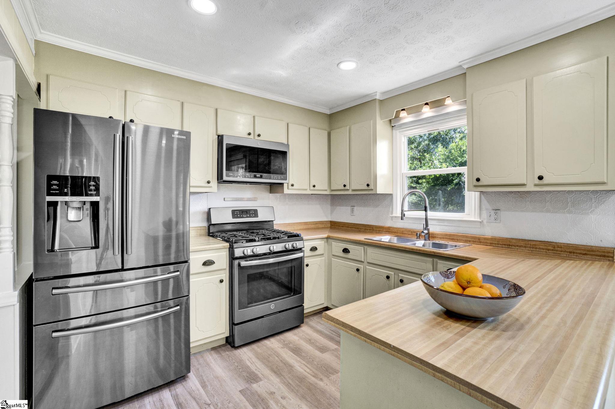 209 Hickory Drive Easley, SC 29642