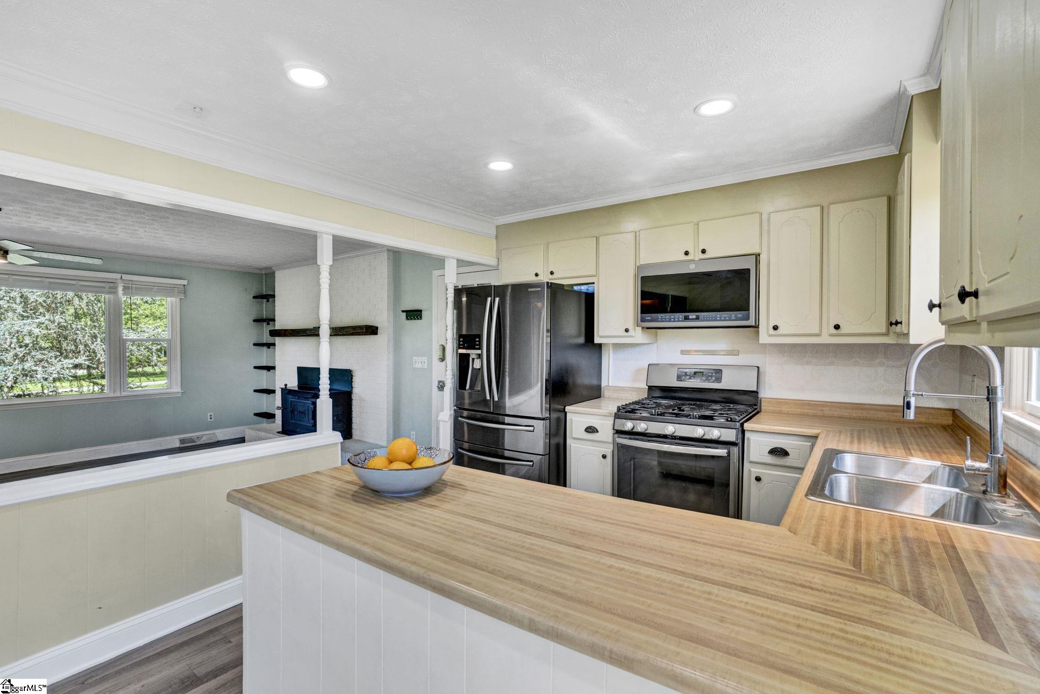 209 Hickory Drive Easley, SC 29642