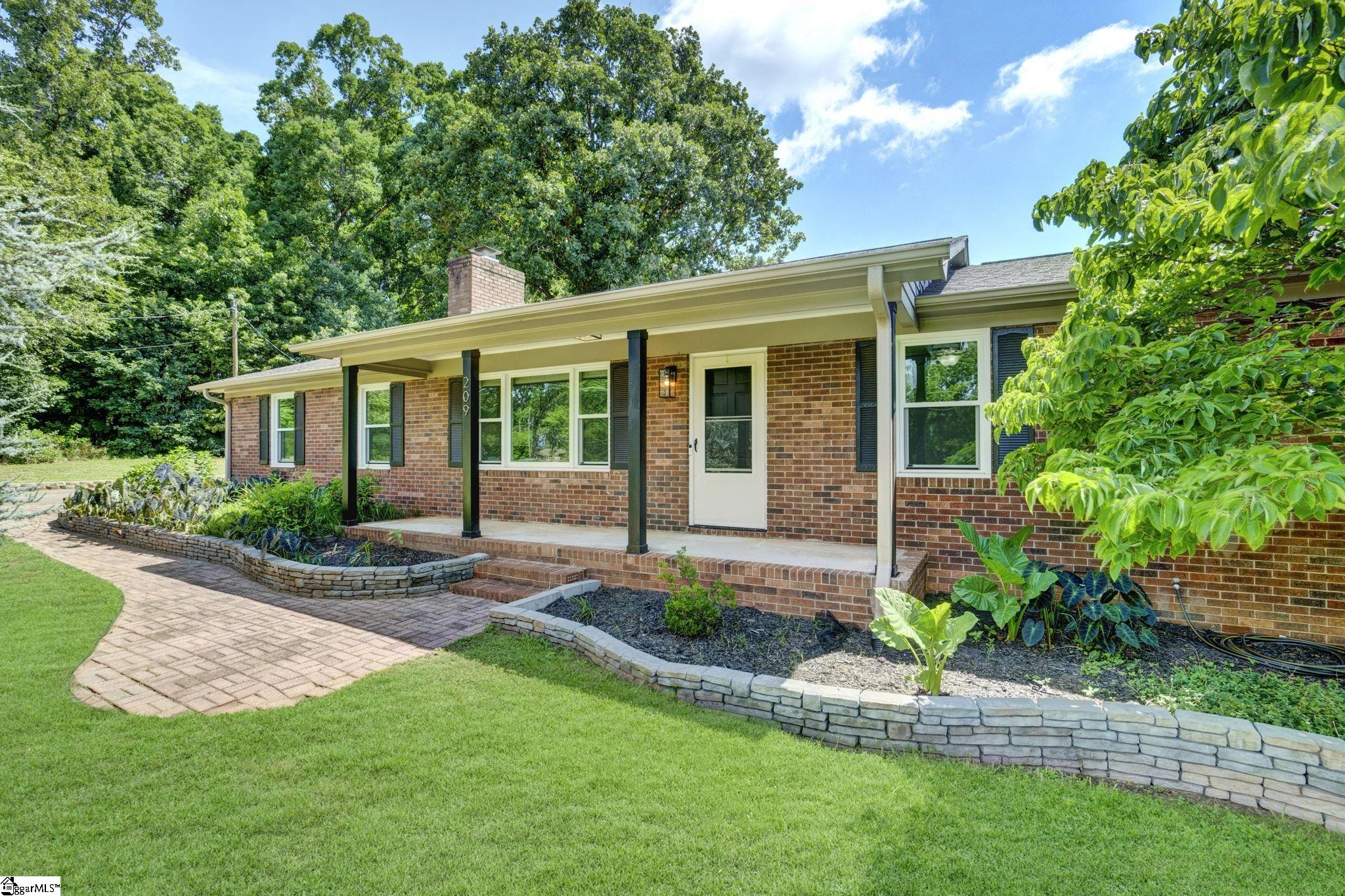 209 Hickory Drive Easley, SC 29642