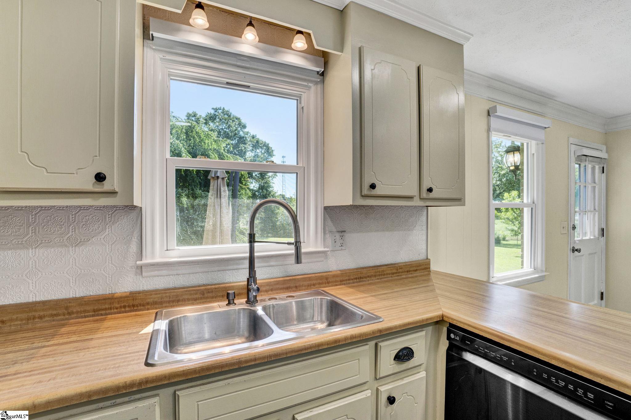 209 Hickory Drive Easley, SC 29642
