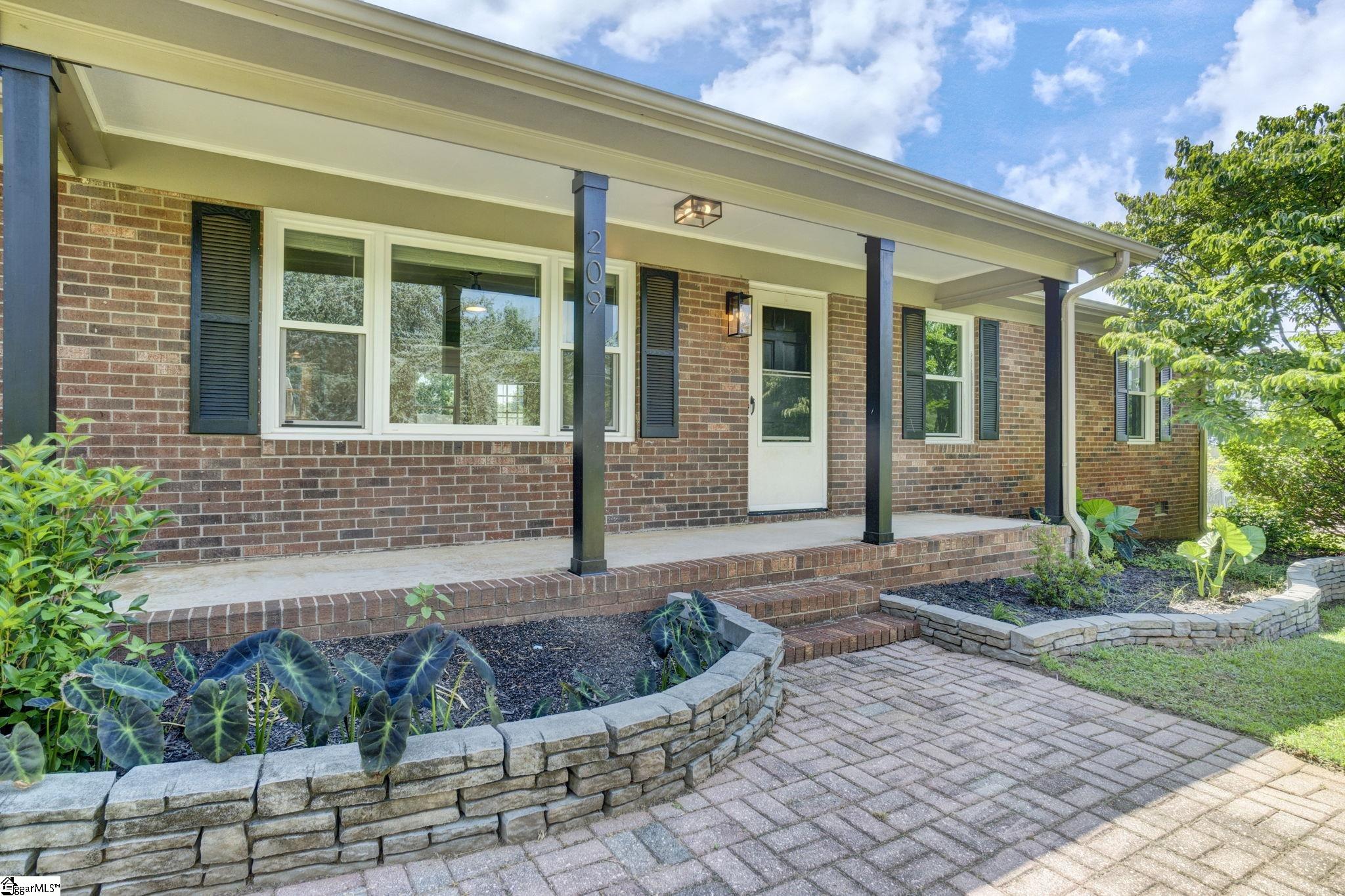 209 Hickory Drive Easley, SC 29642