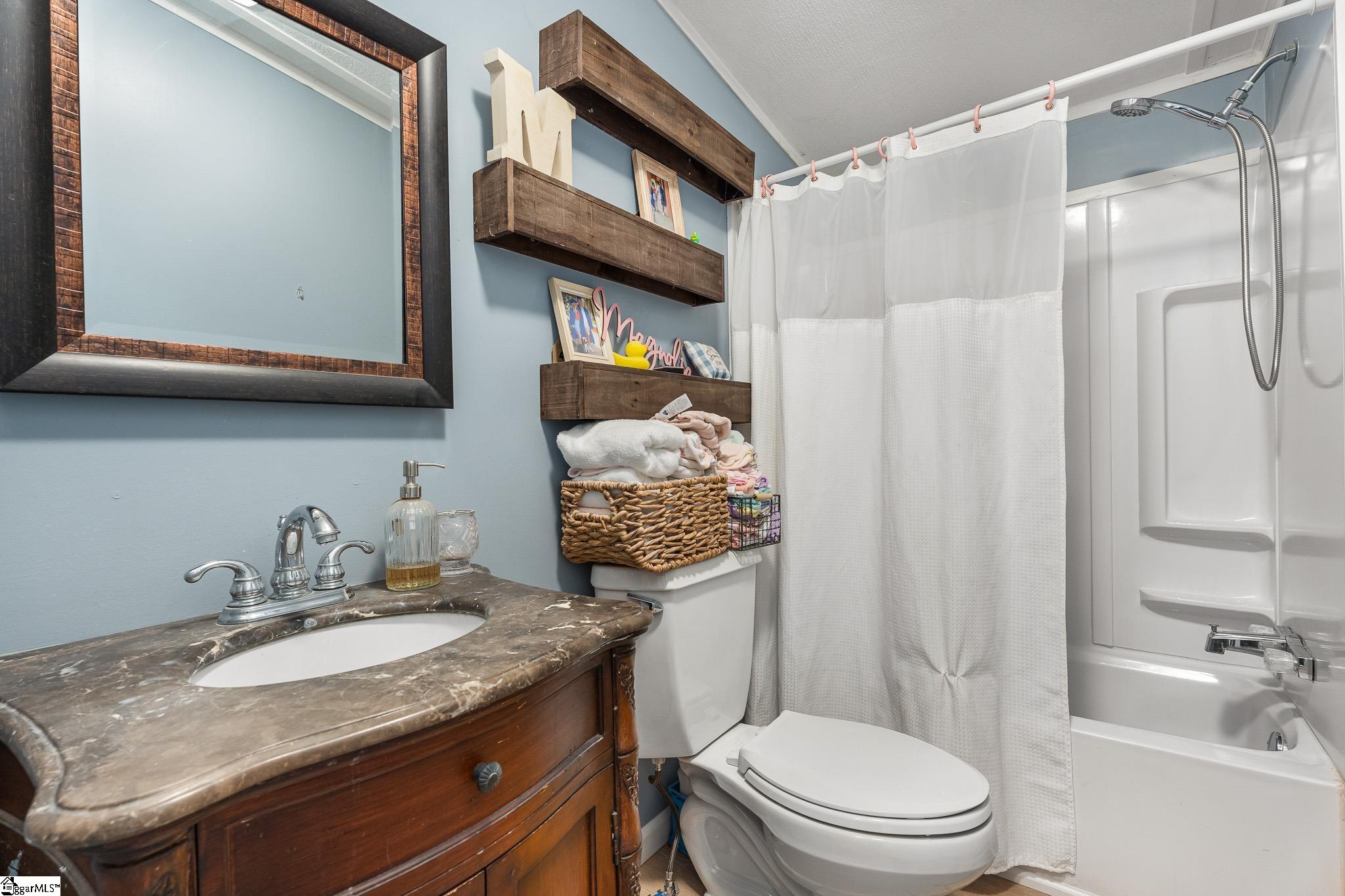 6 Homeplace Court Simpsonville, SC 29680