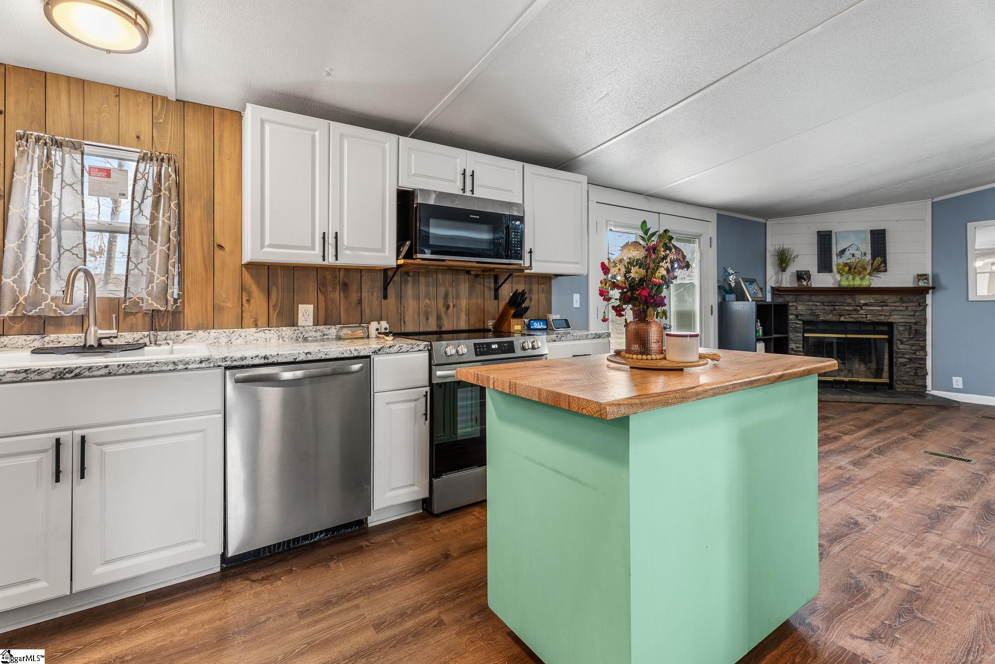 6 Homeplace Court Simpsonville, SC 29680