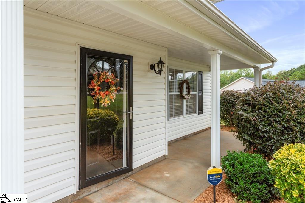 102 Lochenshire Place Belton, SC 29627
