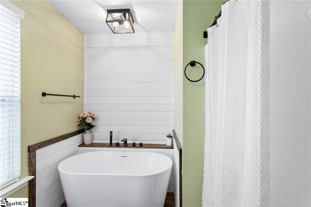 102 Lochenshire Place Belton, SC 29627