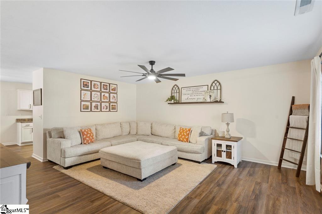 102 Lochenshire Place Belton, SC 29627