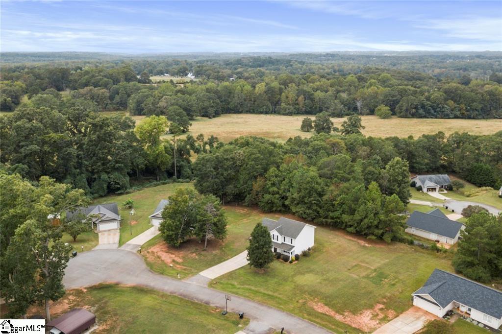 102 Lochenshire Place Belton, SC 29627