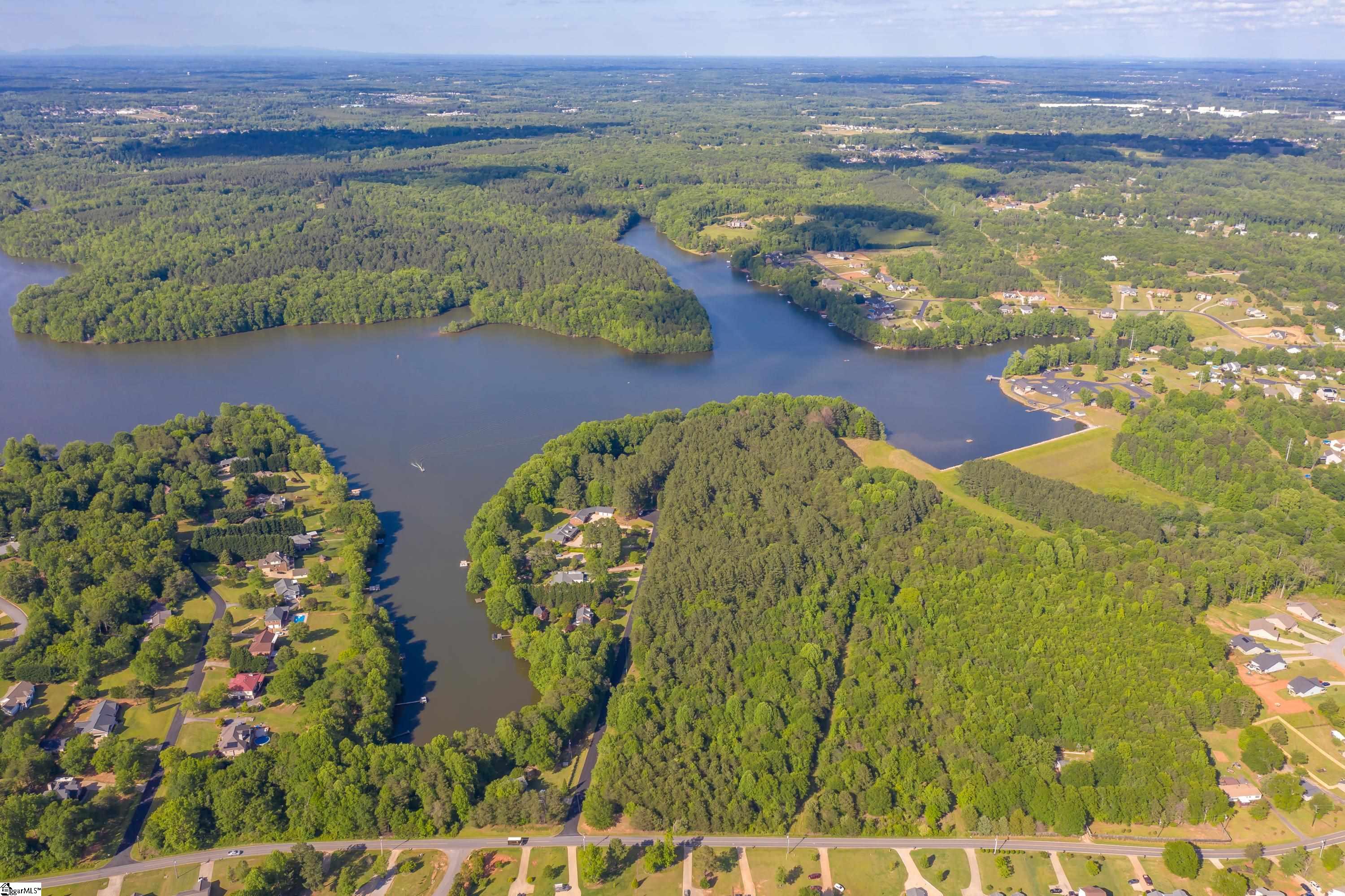 355 Gibbs Road Wellford, SC 29385
