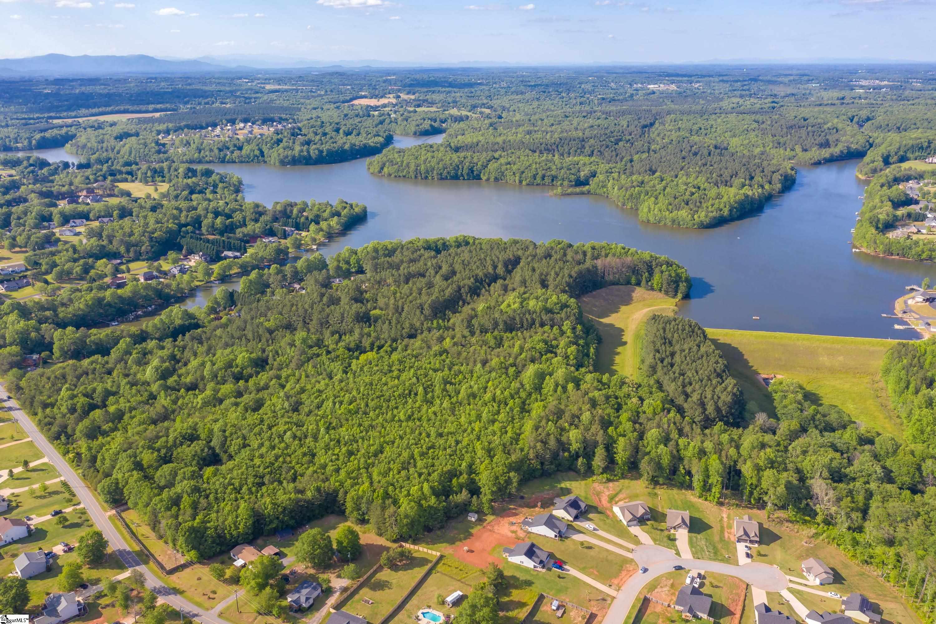 355 Gibbs Road Wellford, SC 29385
