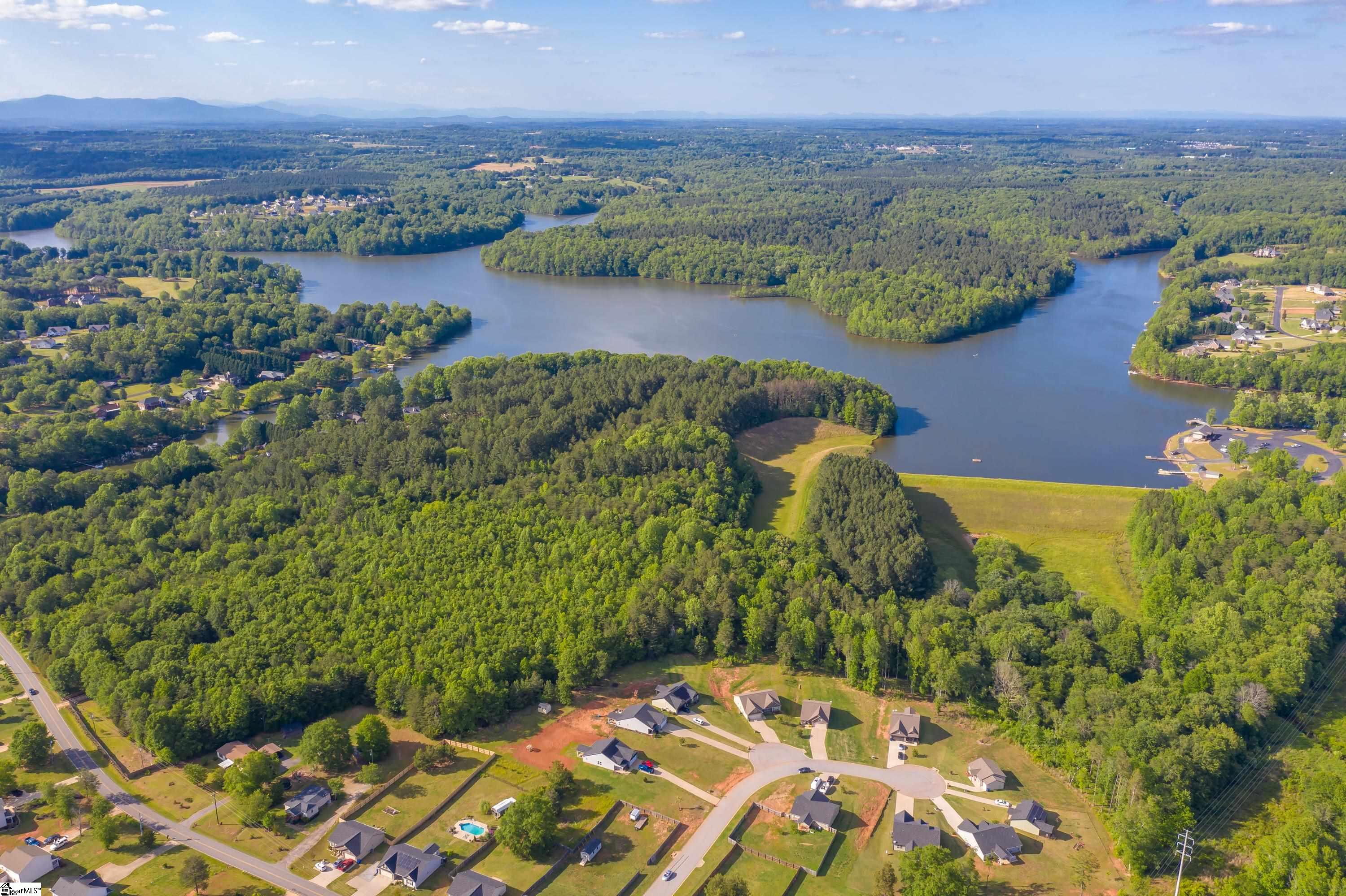 355 Gibbs Road Wellford, SC 29385