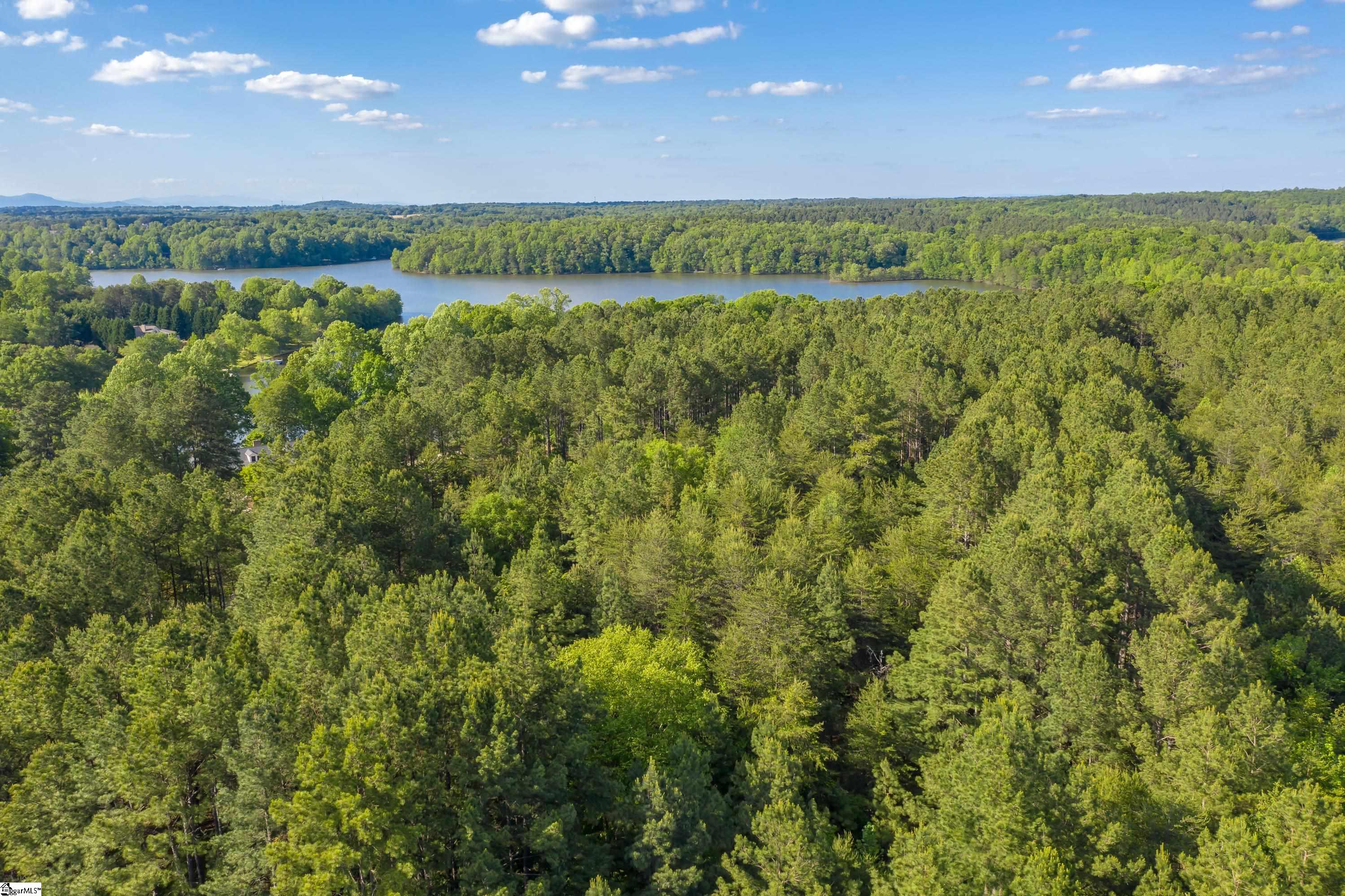355 Gibbs Road Wellford, SC 29385