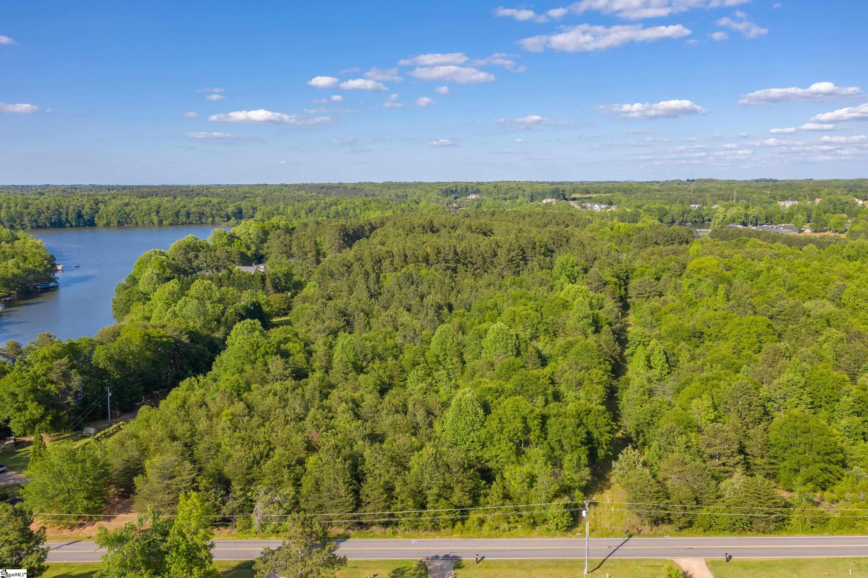 355 Gibbs Road Wellford, SC 29385
