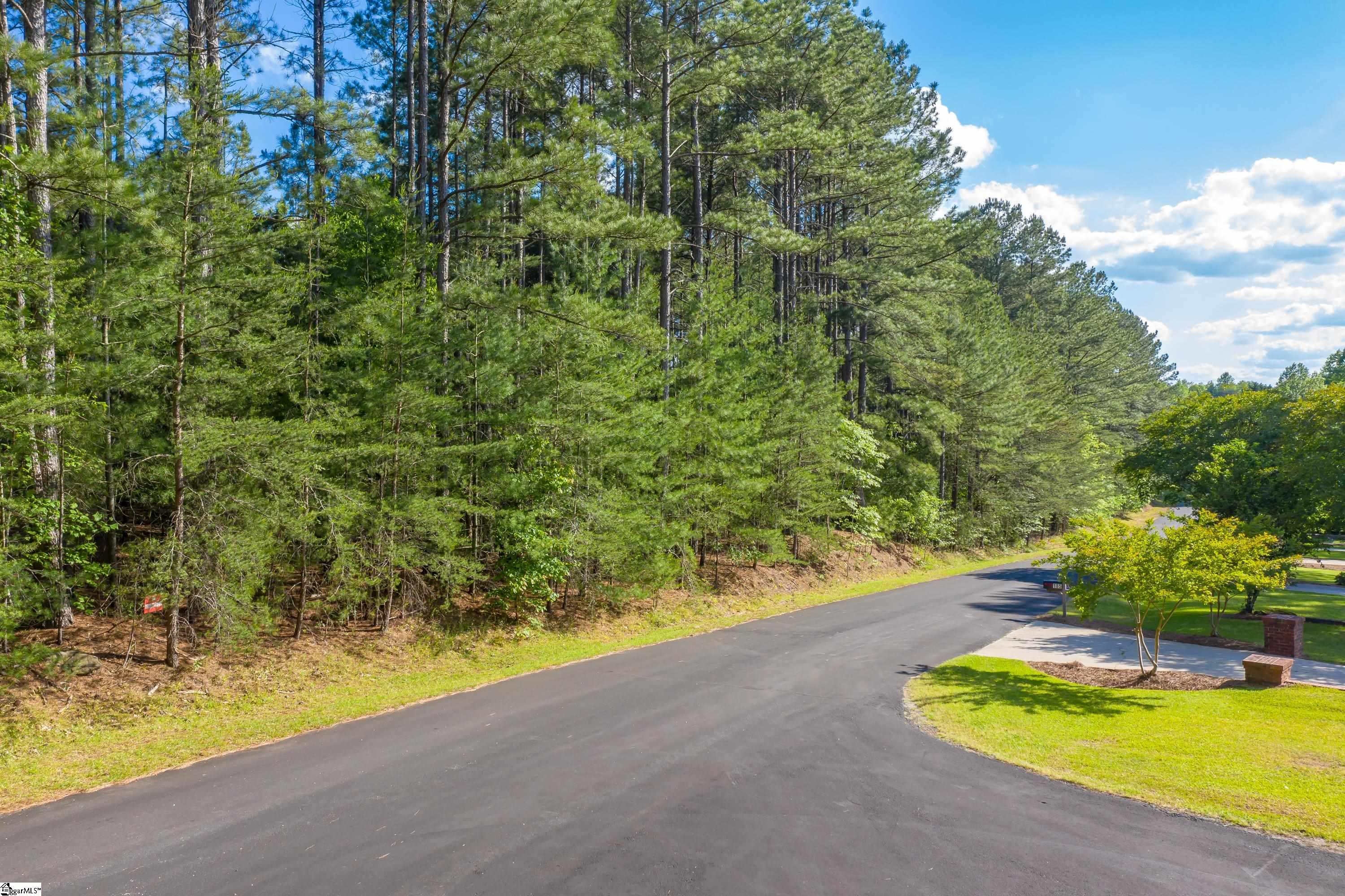 355 Gibbs Road Wellford, SC 29385