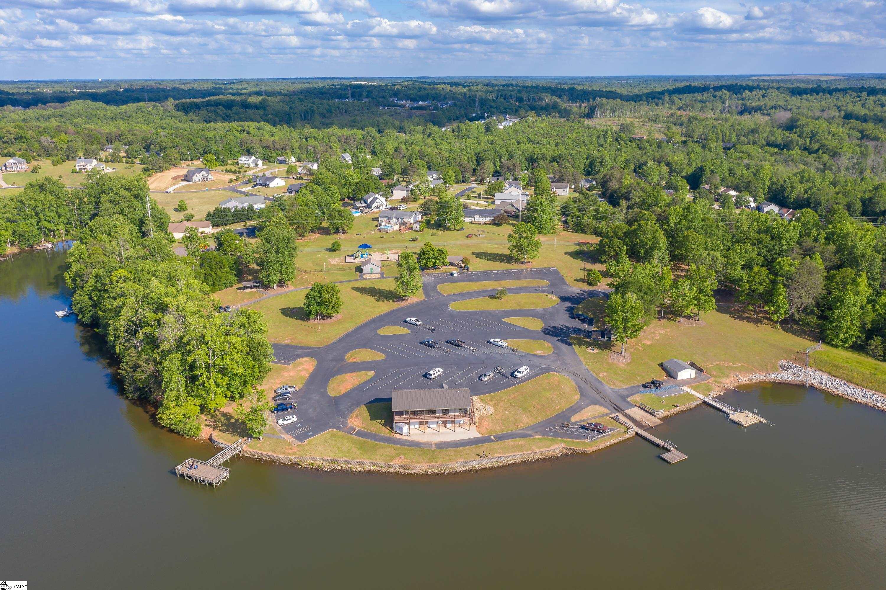 355 Gibbs Road Wellford, SC 29385